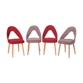 4 chaises de salle à manger rouges et grises du milieu du siècle, état d’origine de la Tchéquie des années 1950