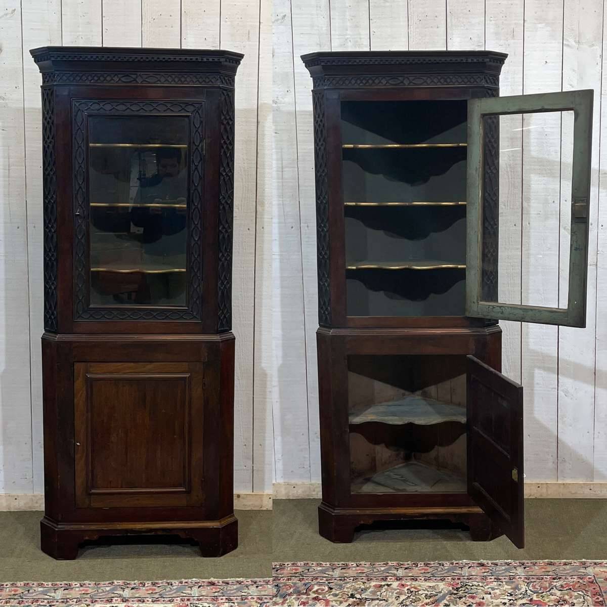 19th century English corner cabinet in walnut, mahogany and oak