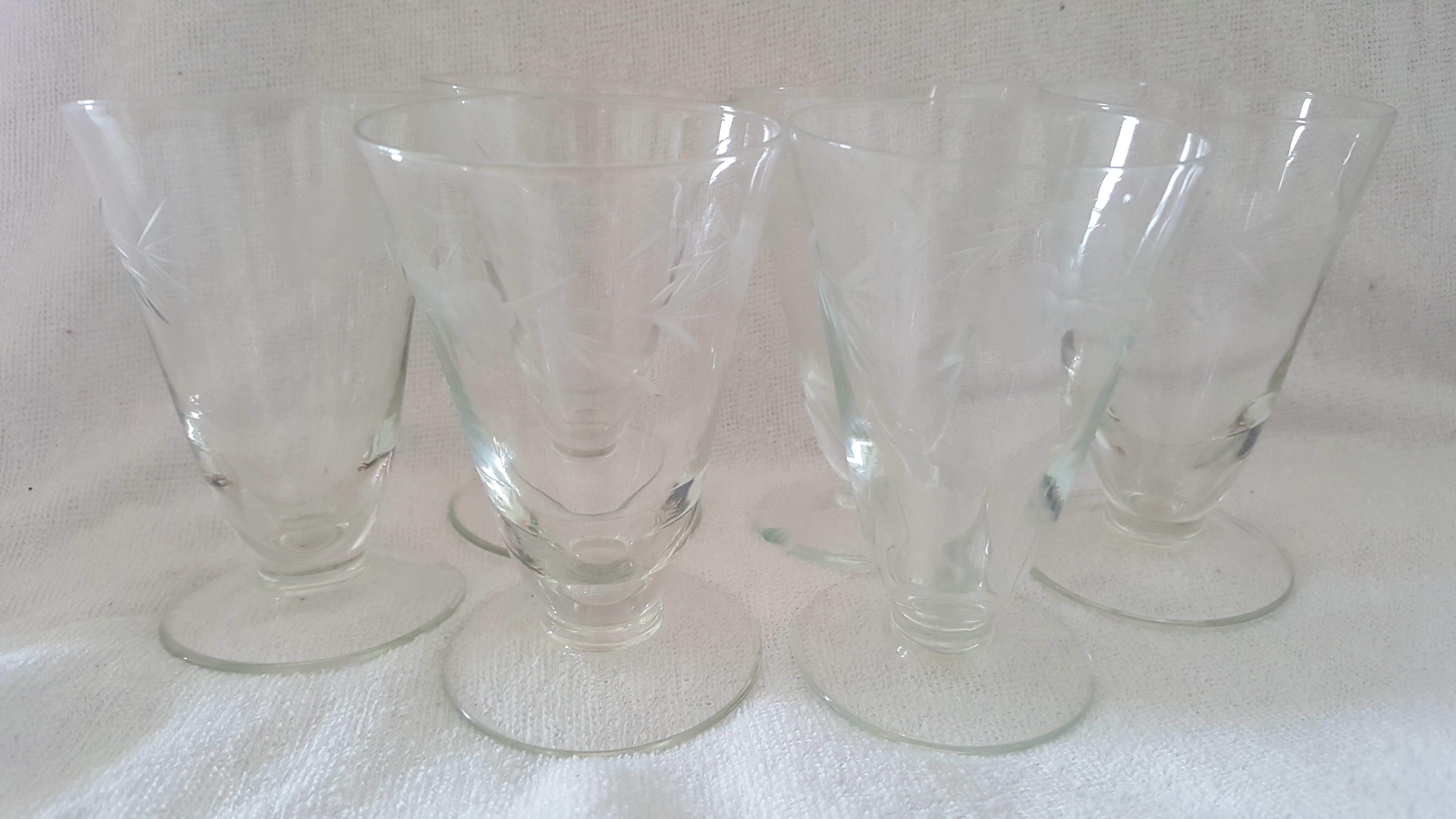 6 Verres ancien  soufflé et ciselé