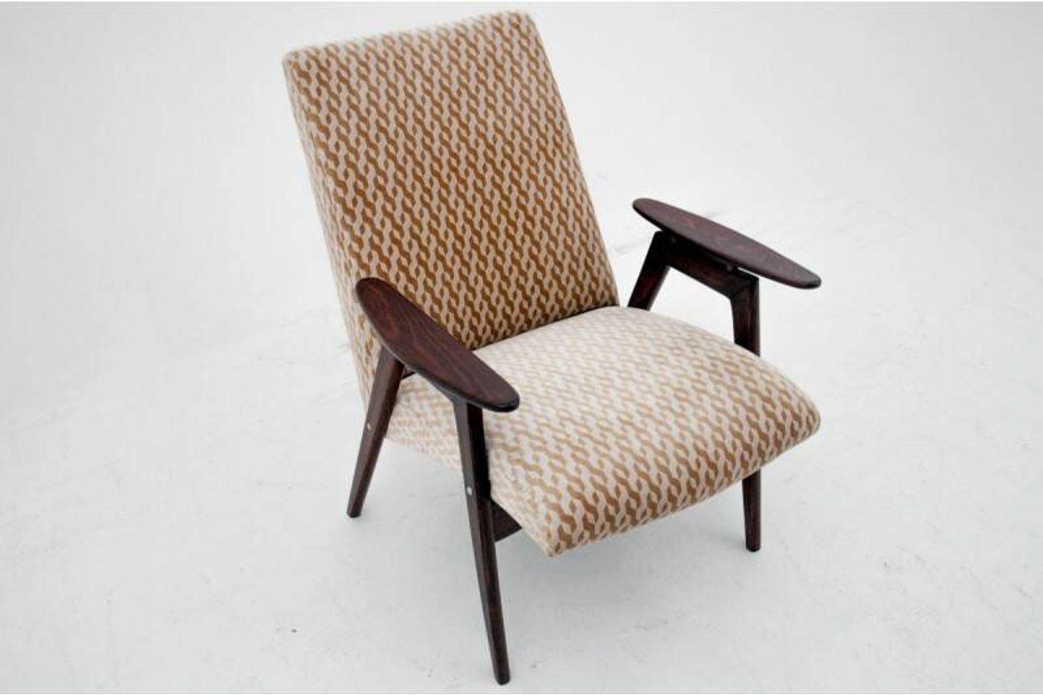A pair of beige vintage armchairs, Jaroslav Šmídek for Jitona, Czechoslovakia, 1960s