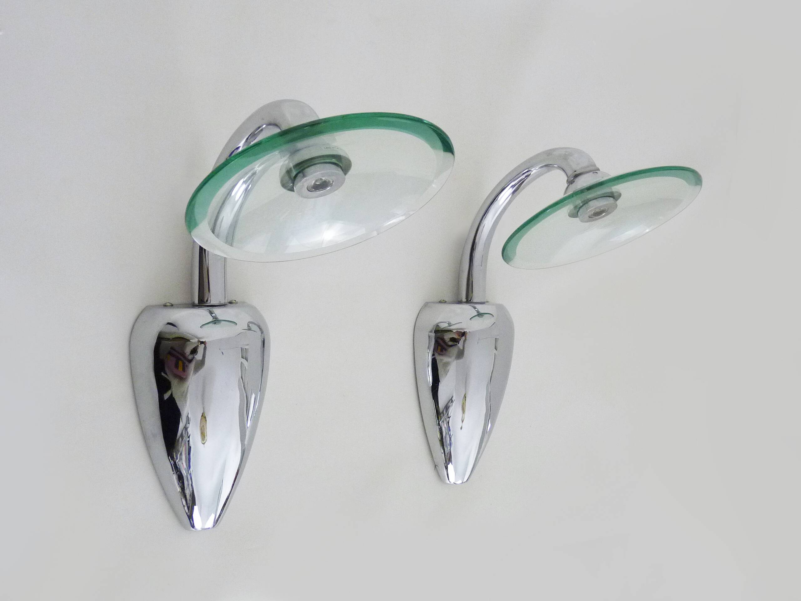 Paire d'appliques espagnole design en métal chromé et verre