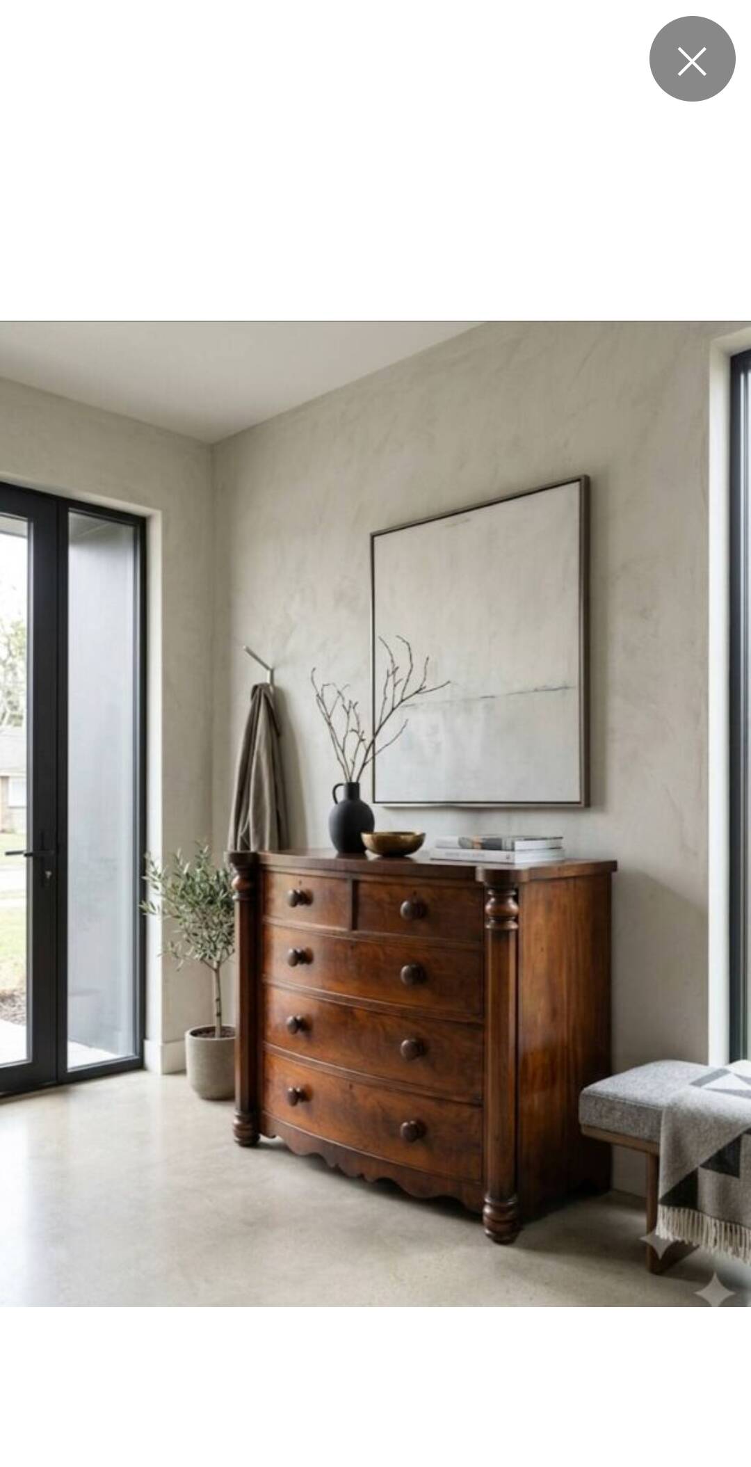 Commode galbée ancienne en acajou
