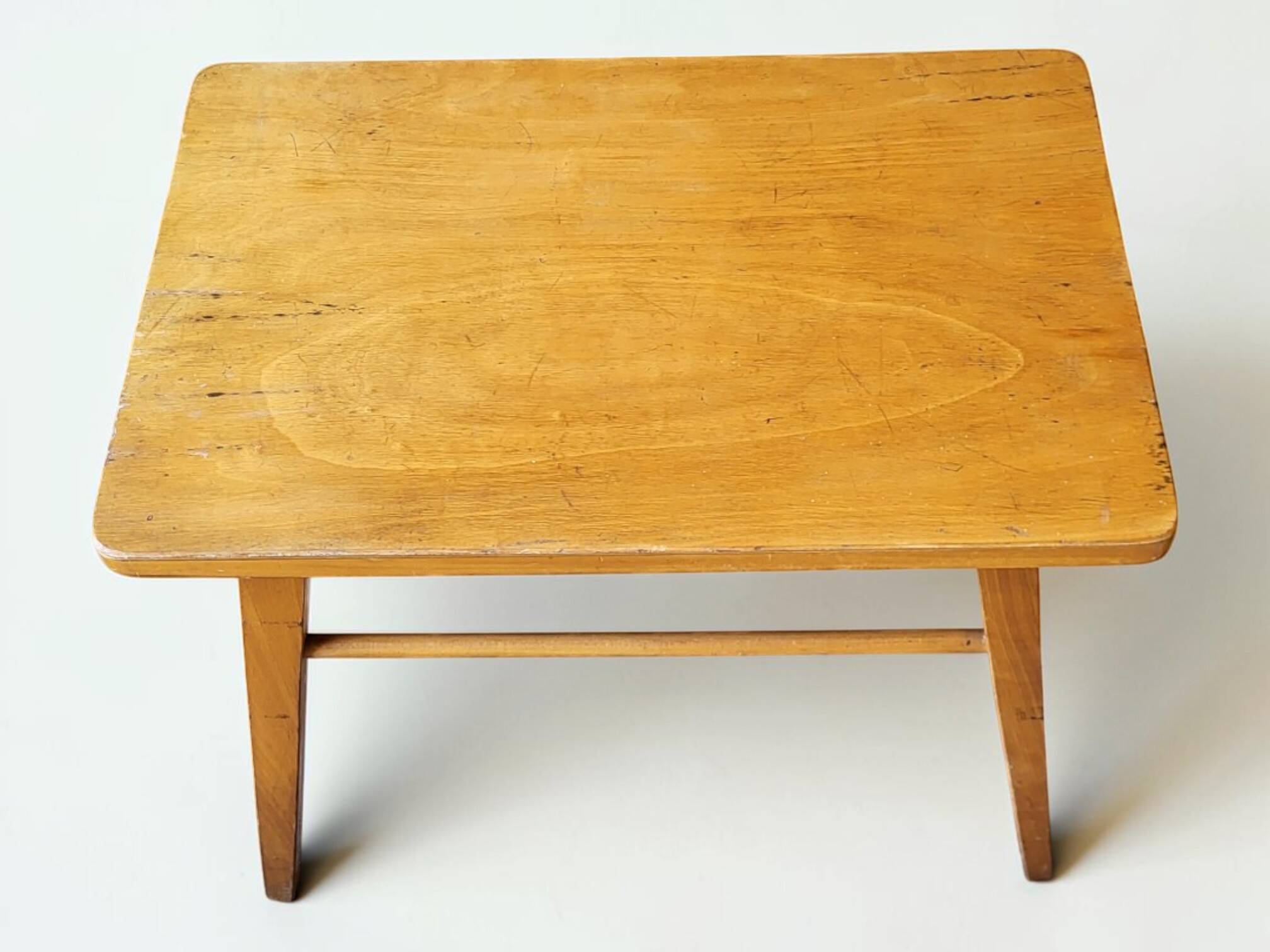 Baumann children's desk