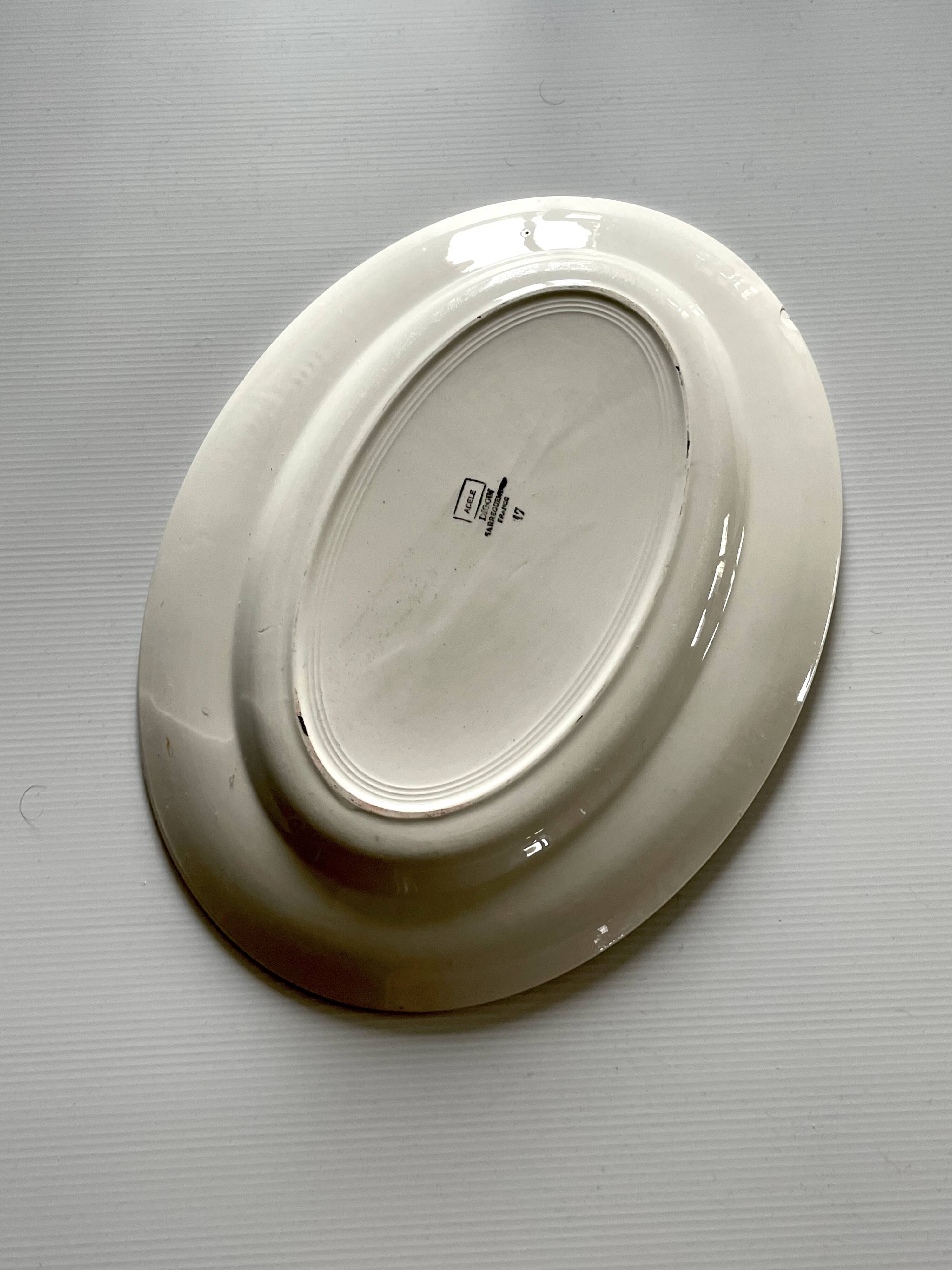 Very nice old dish from Digoin model "Adèle" in good condition.
