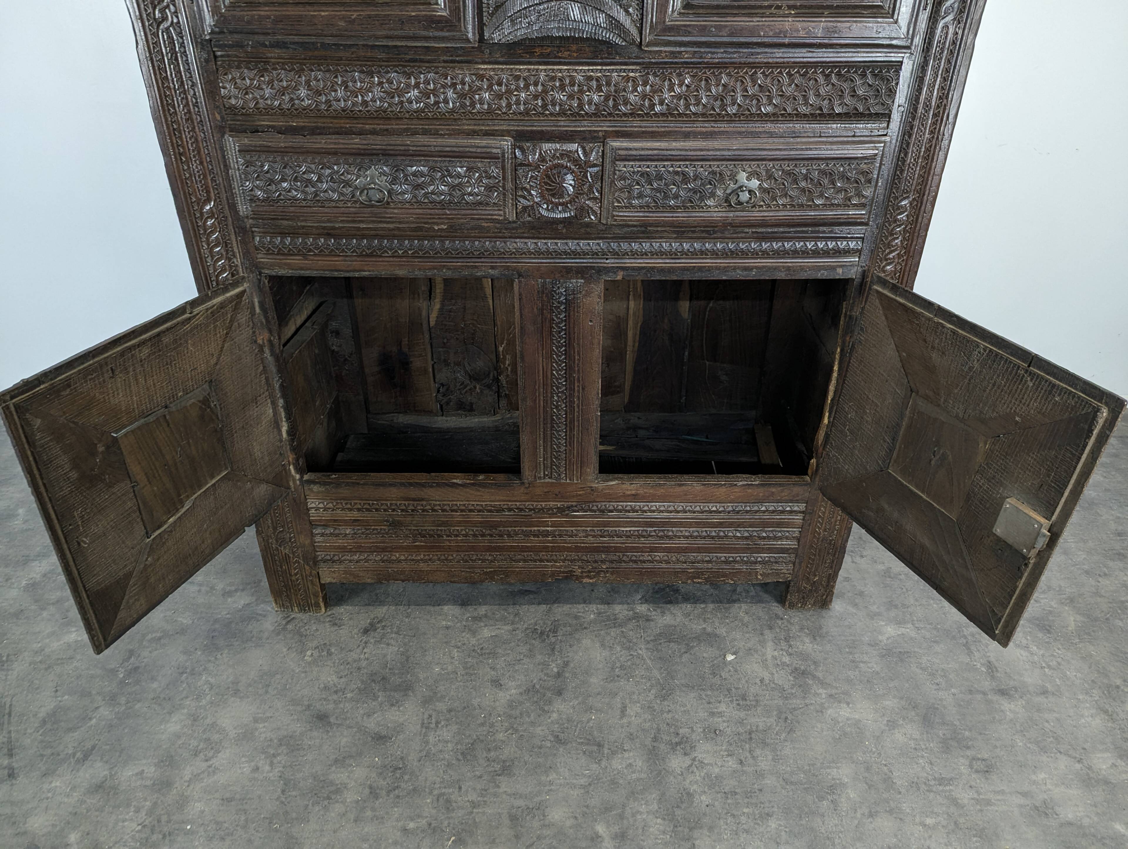 Buffet from the 17th century, Popular Art from the Auvergne region.