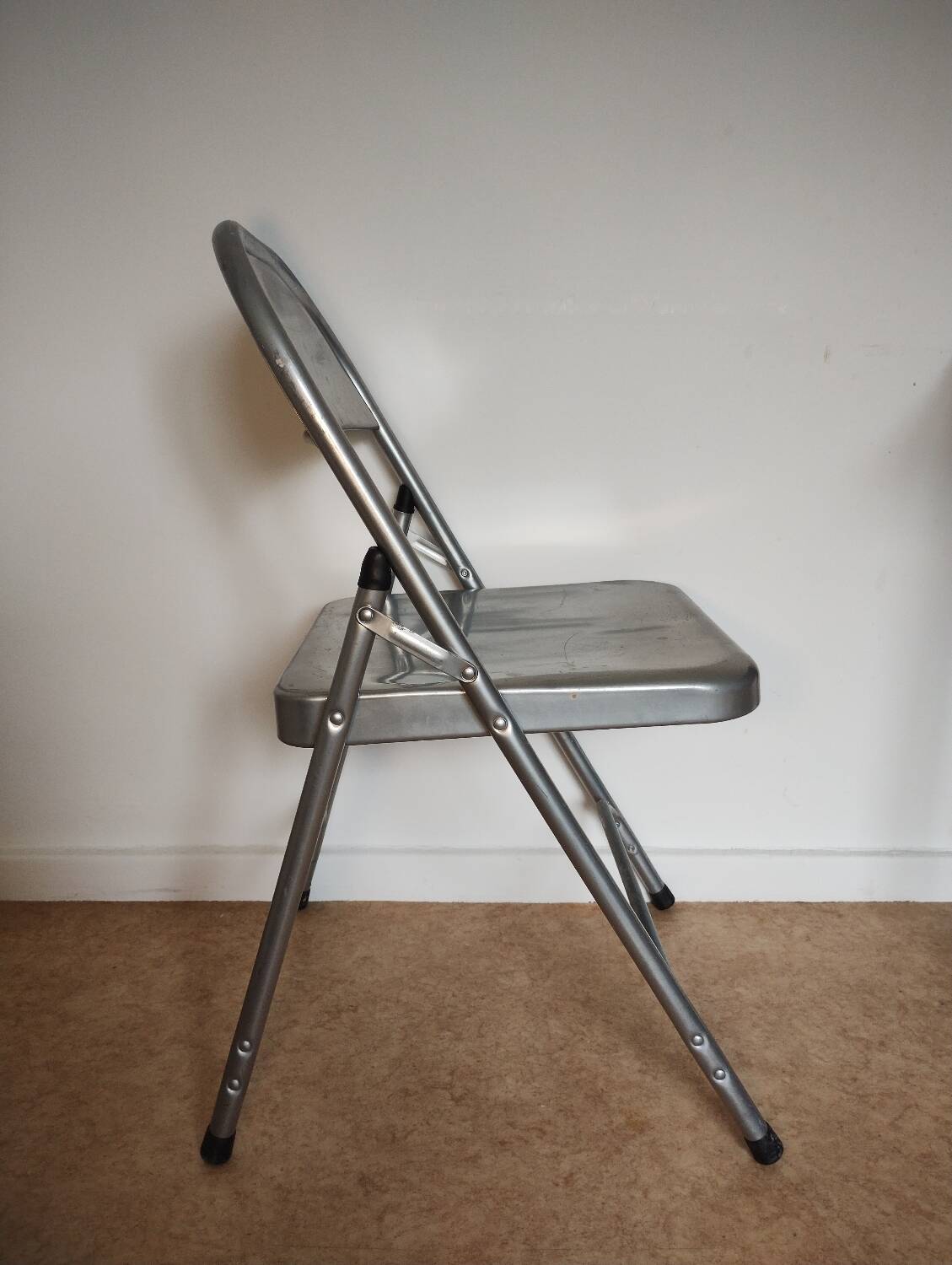 Industrial folding chair