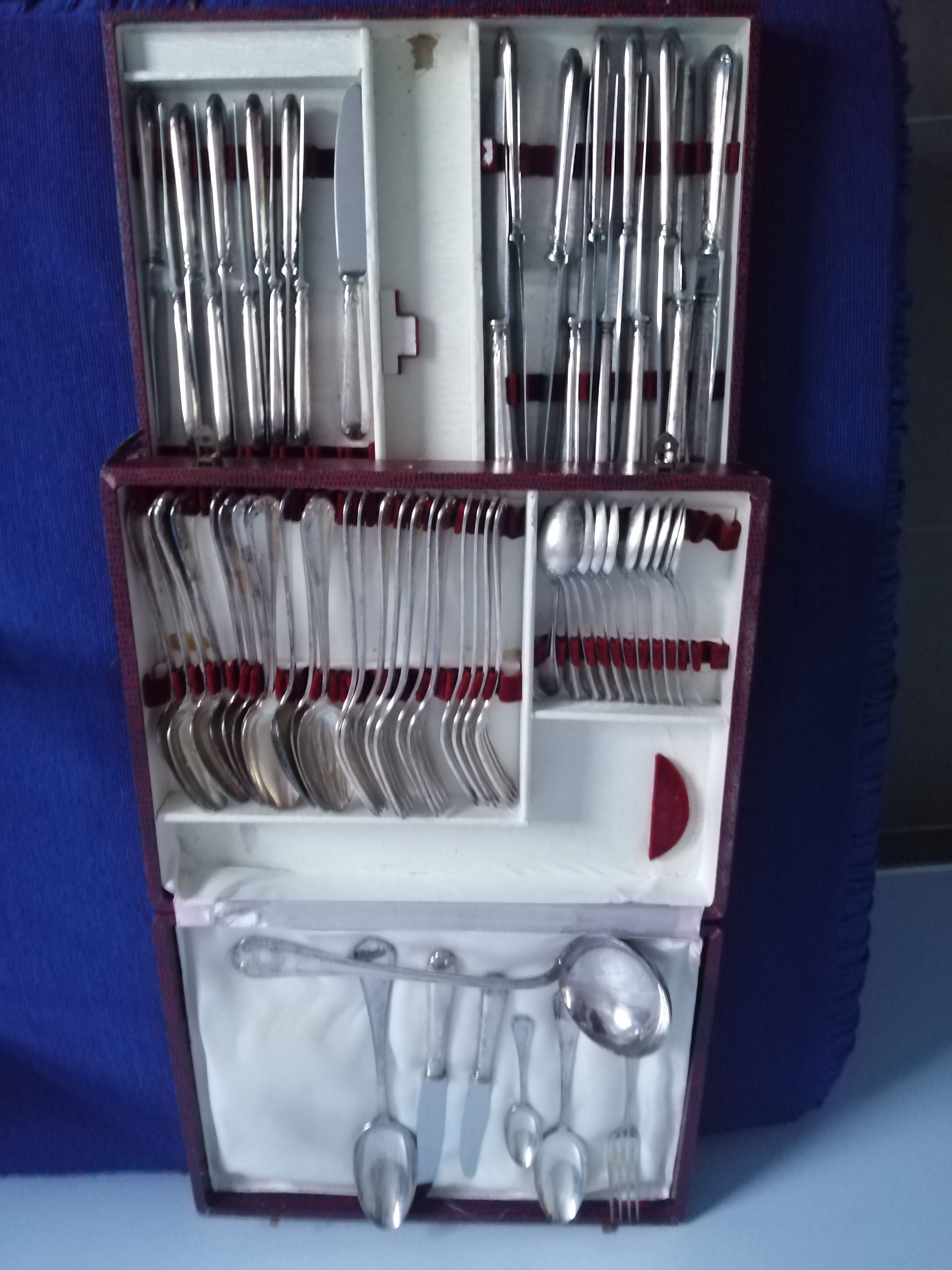 Silver metal housewife