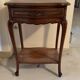 Petite table d'appoint en bois