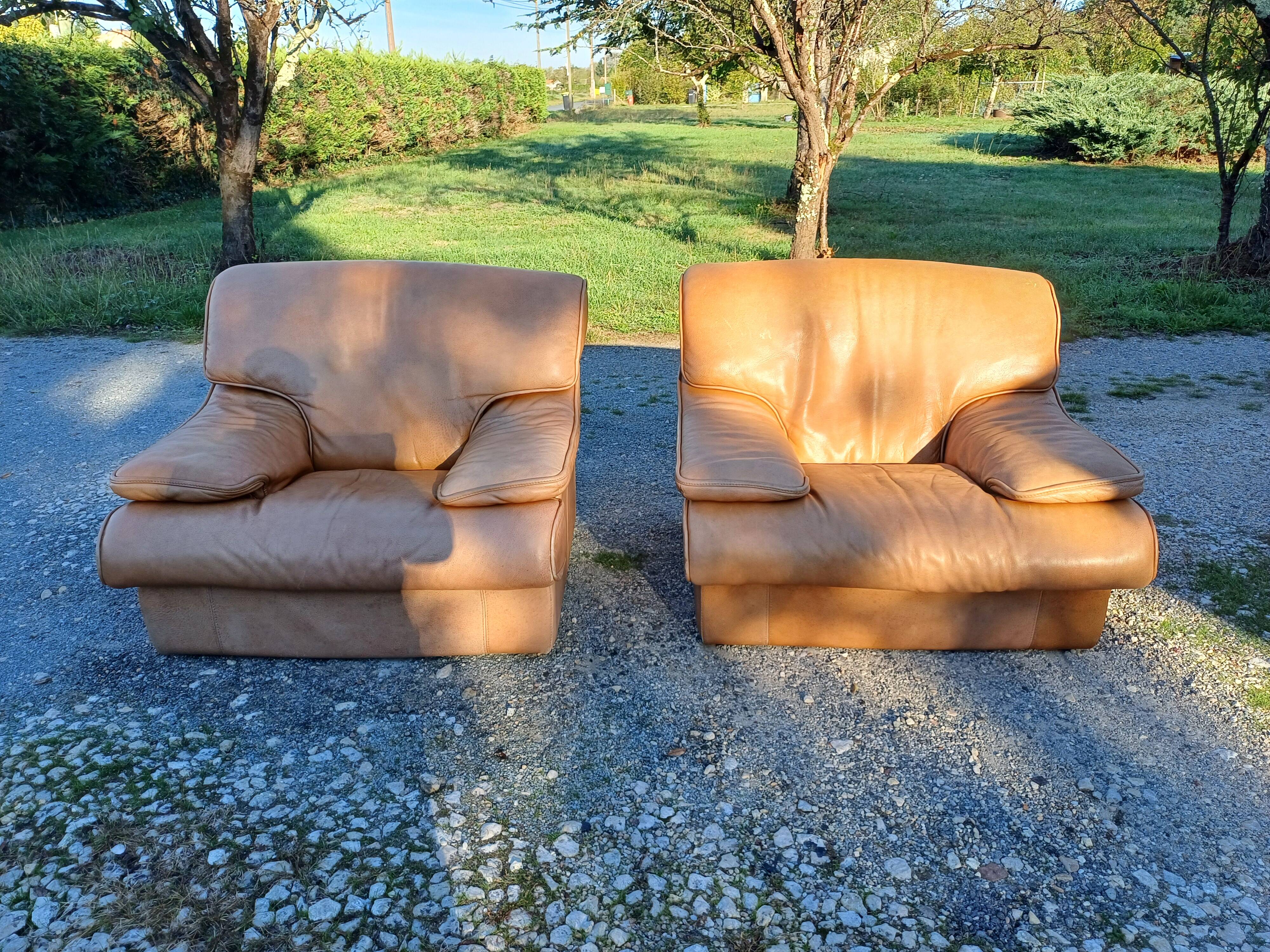 Paire de Fauteuils Vintage en Skai Marron Clair