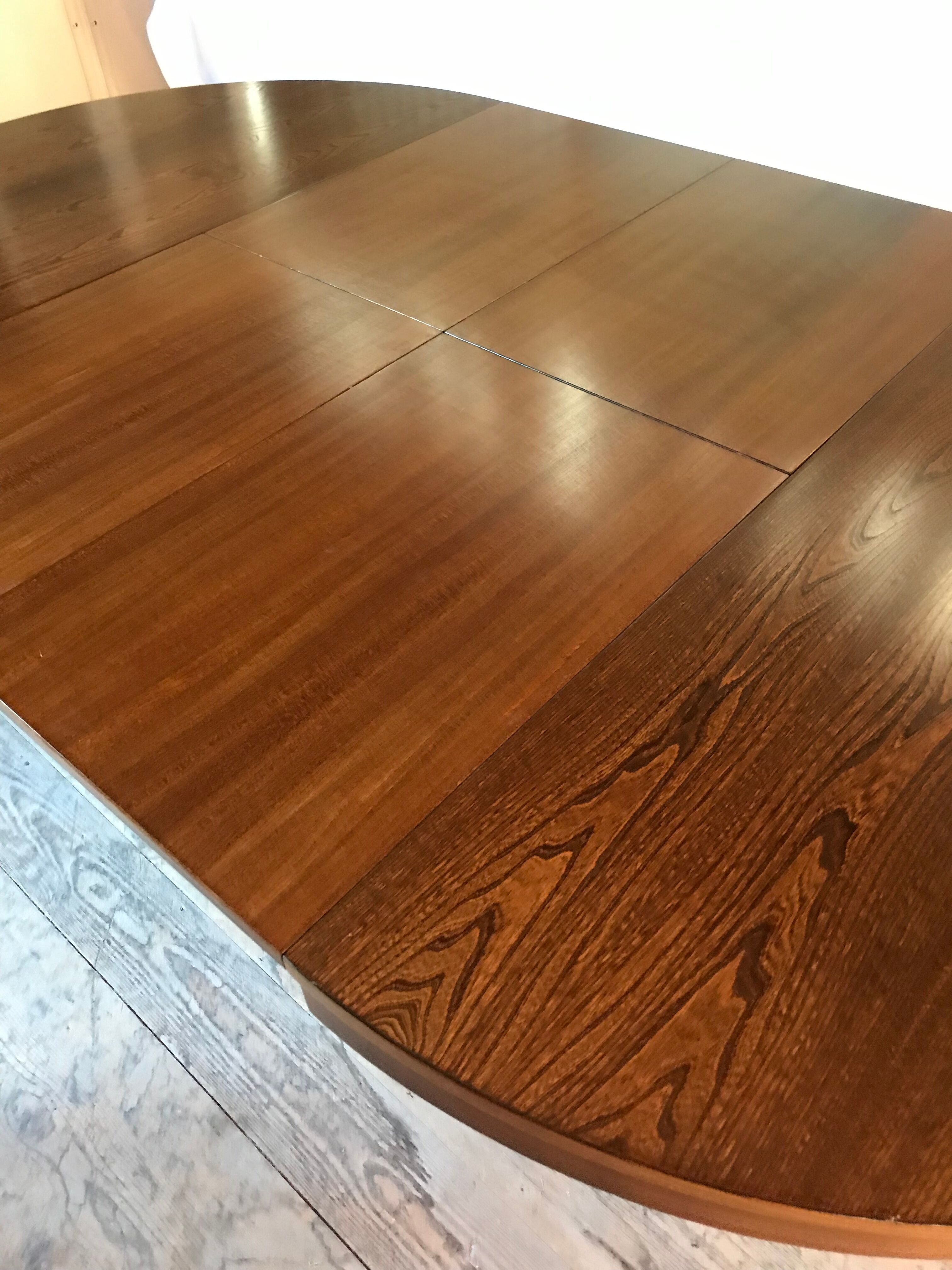 Round vintage Baumann table