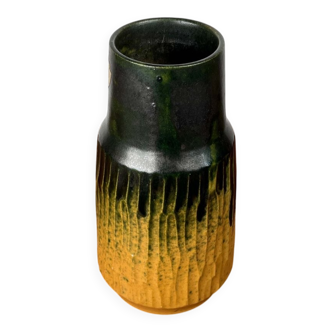 Danish studio pottery vase from the mid-20th century by Ernst Pottery, Faxe, 1960s.