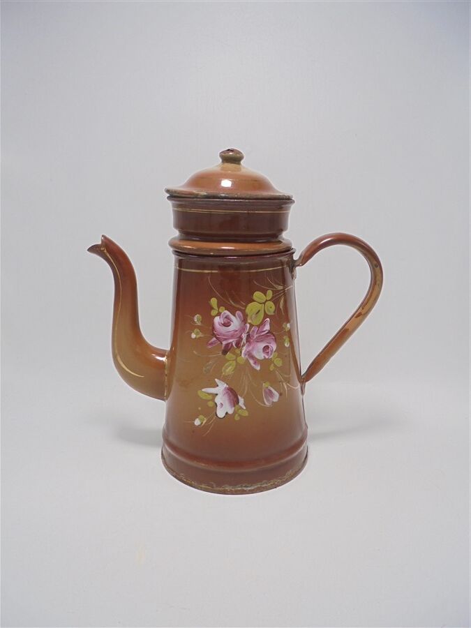Cafetière en tôle émaillée