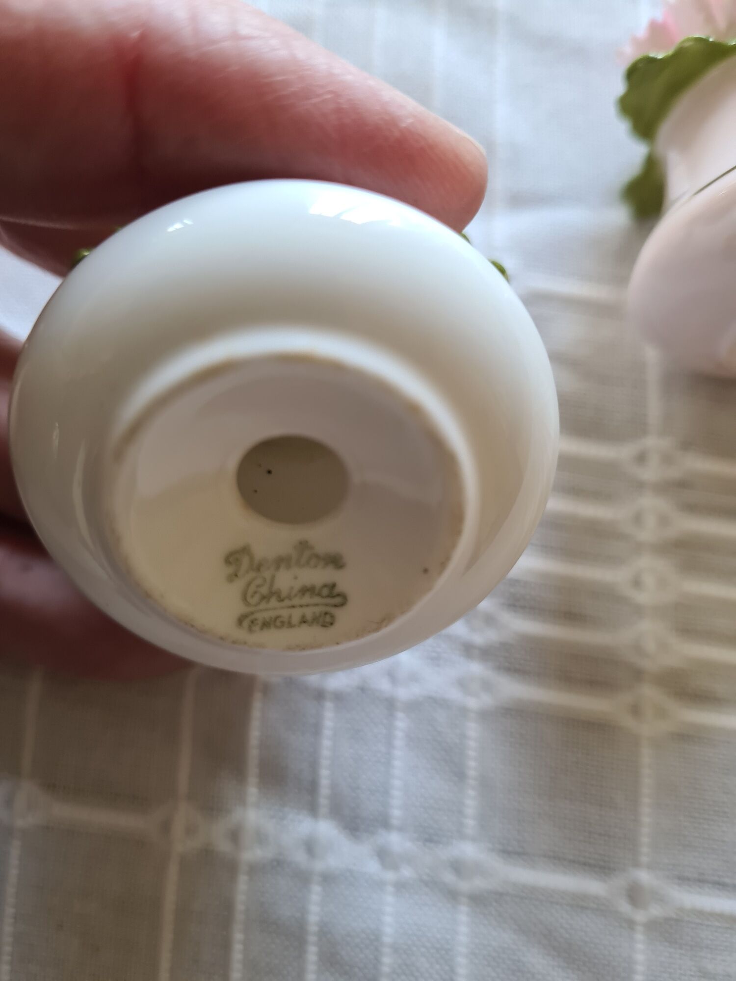 Salière et poivrière fleurs en porcelaine Denton