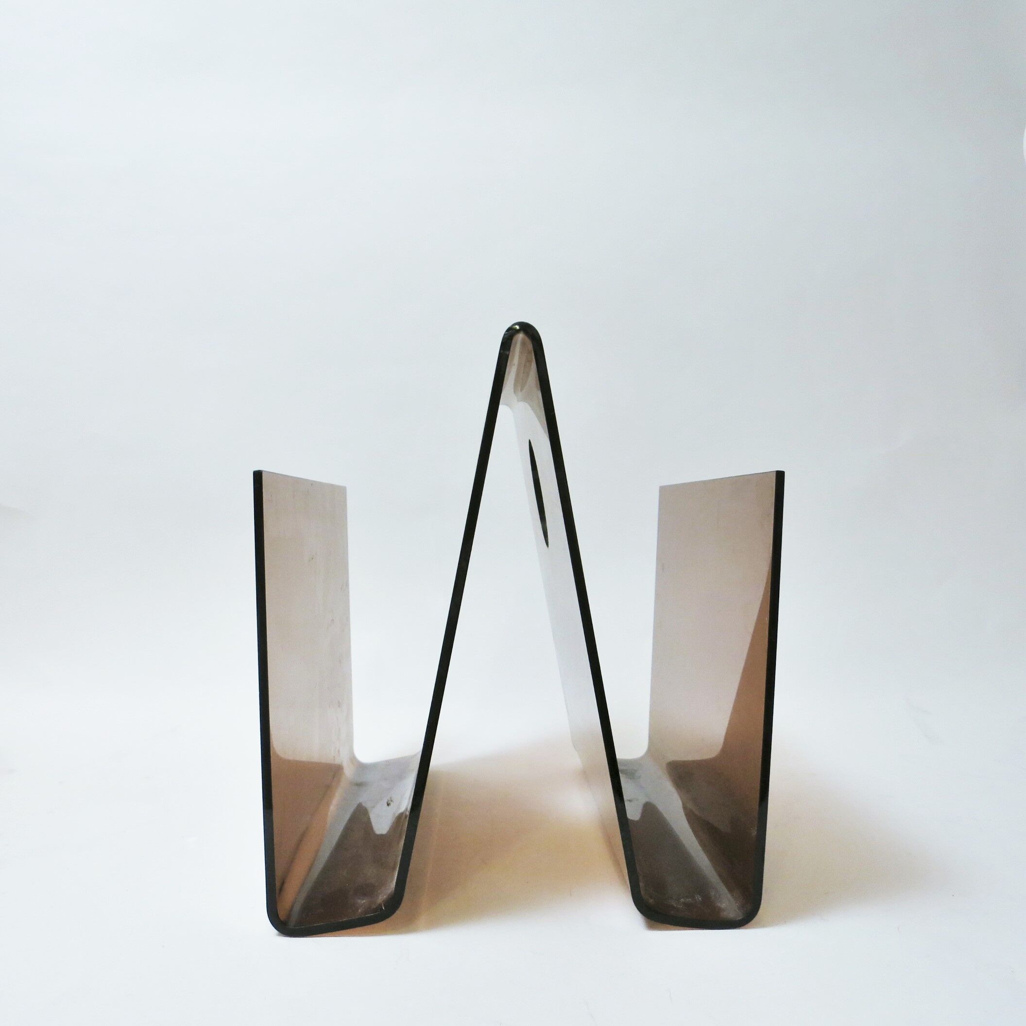 Magazine rack in plexiglas 1970