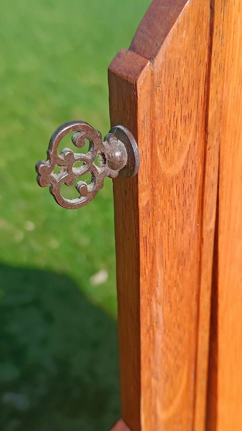 Art Deco dressing table with removable mirror
