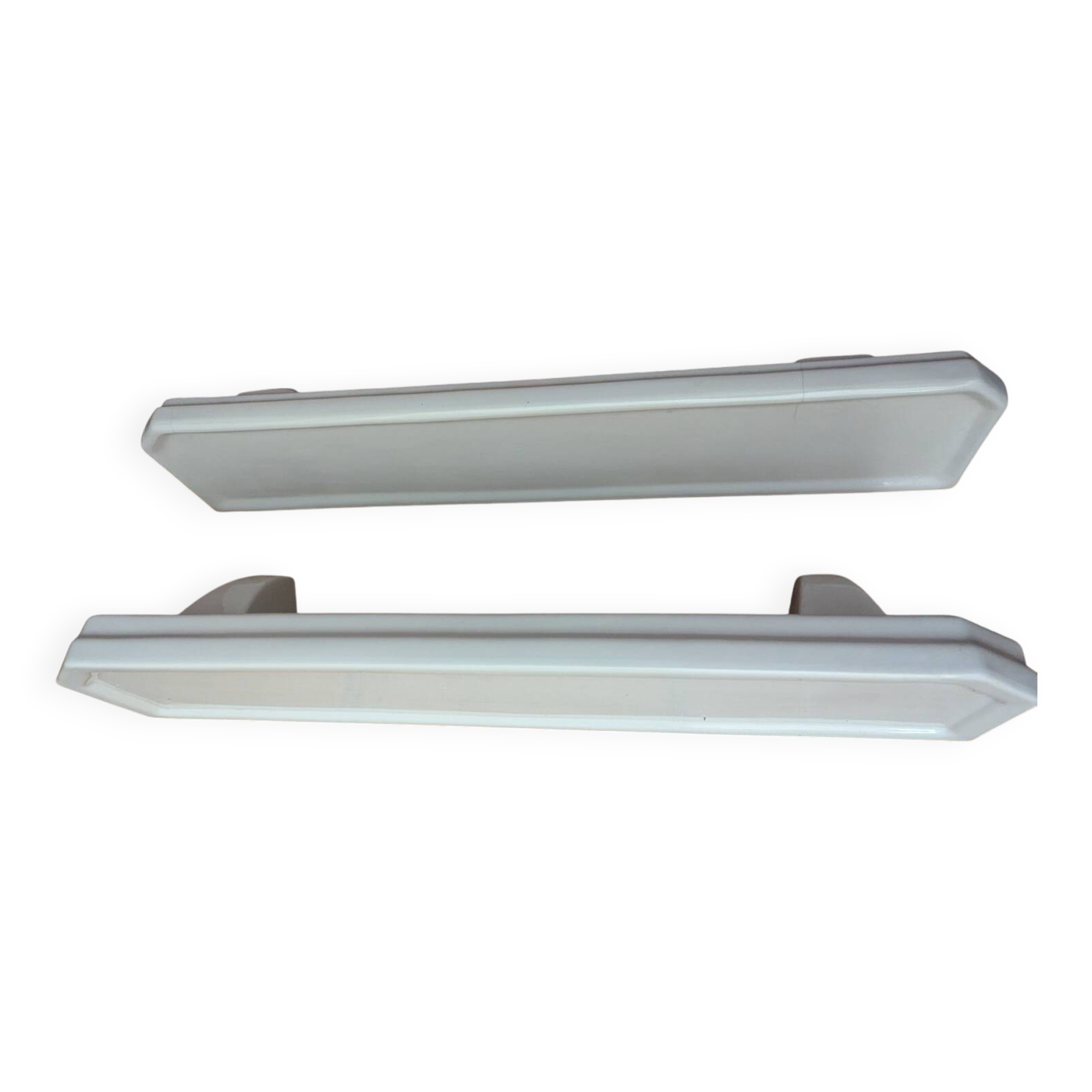 Wall shelf