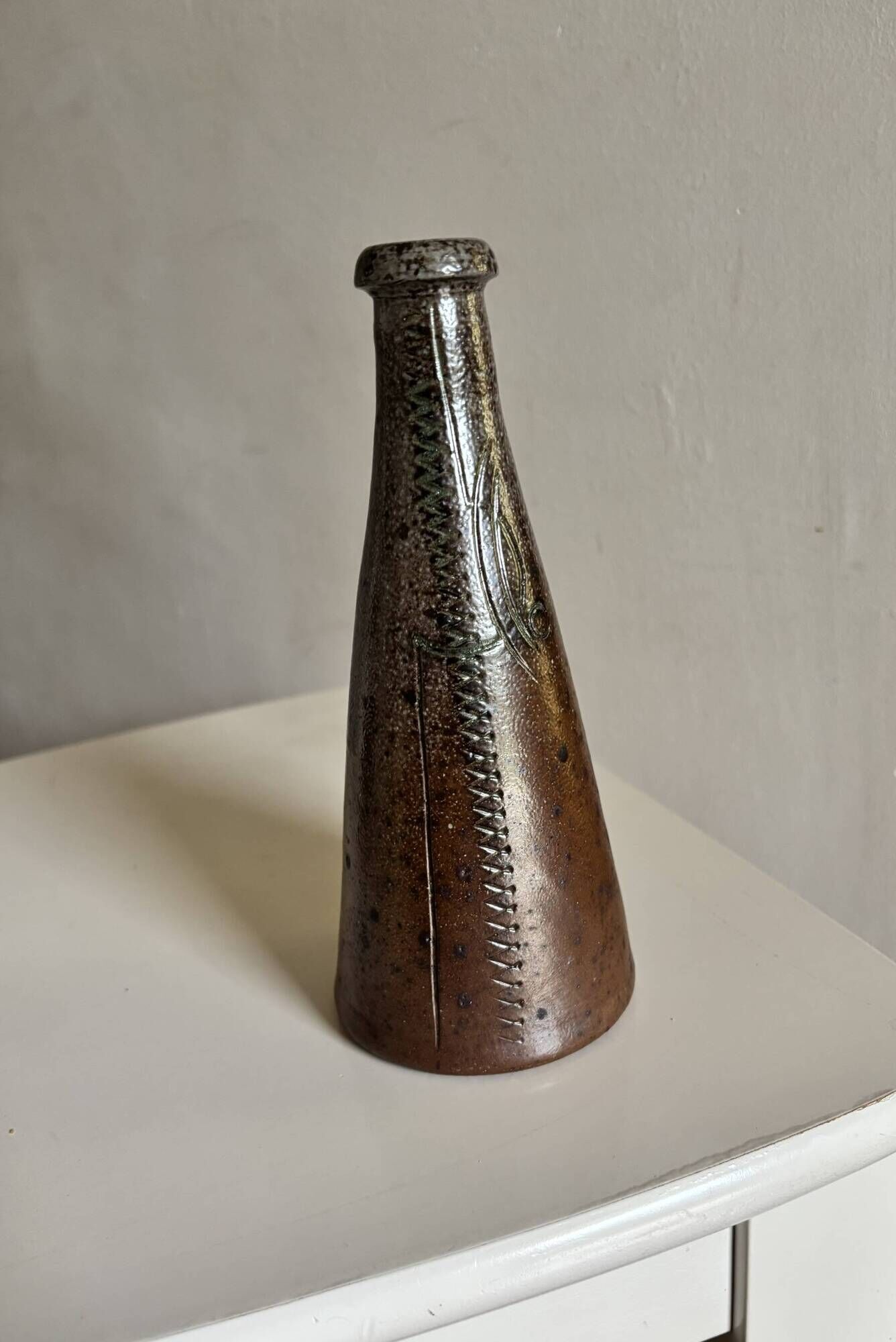 Vintage bottle vase in glazed stoneware from the Schlondes workshop, height 20cm.