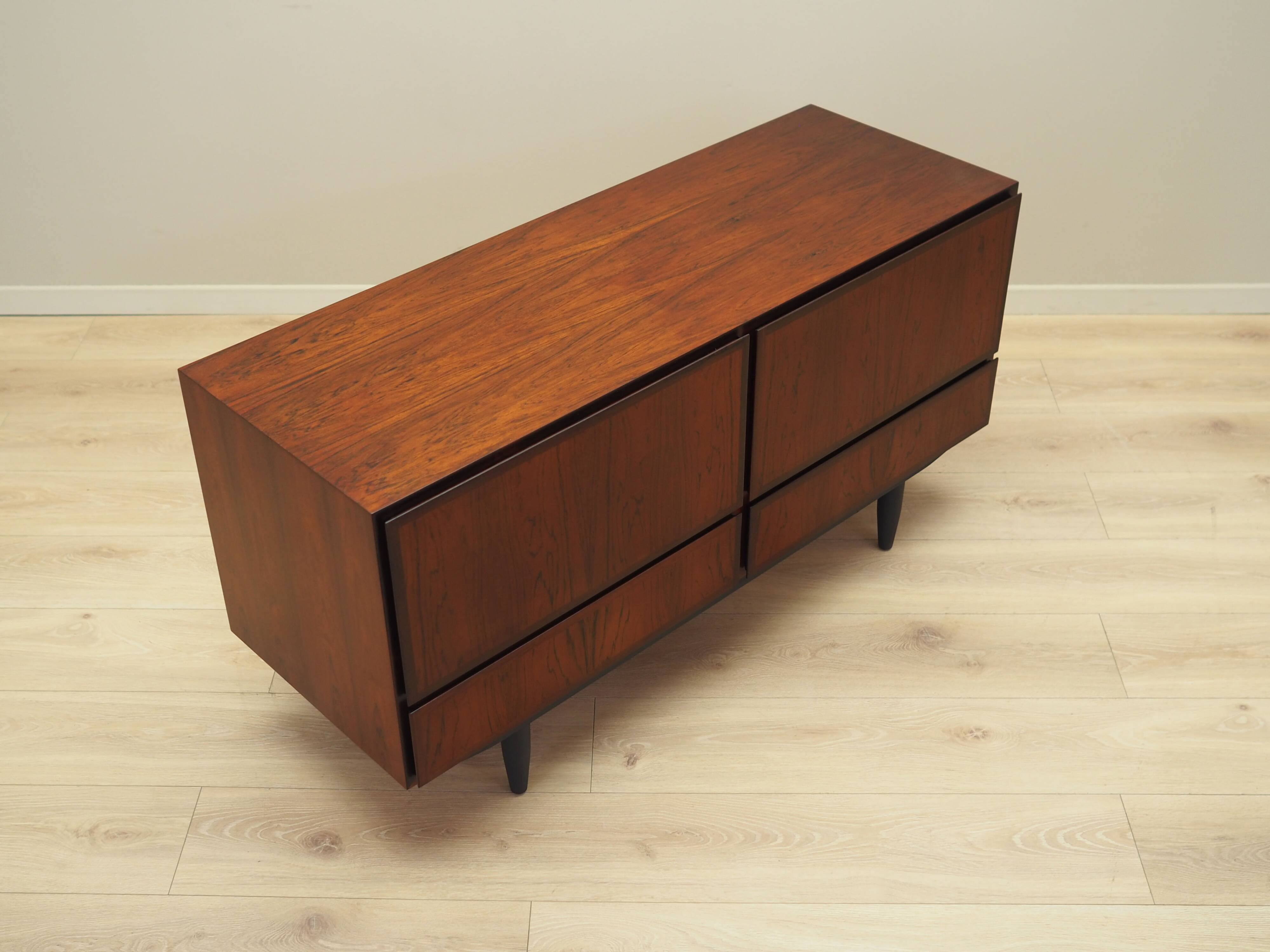 Commode en palissandre, design danois, années 1970, fabricant : Omann Jun