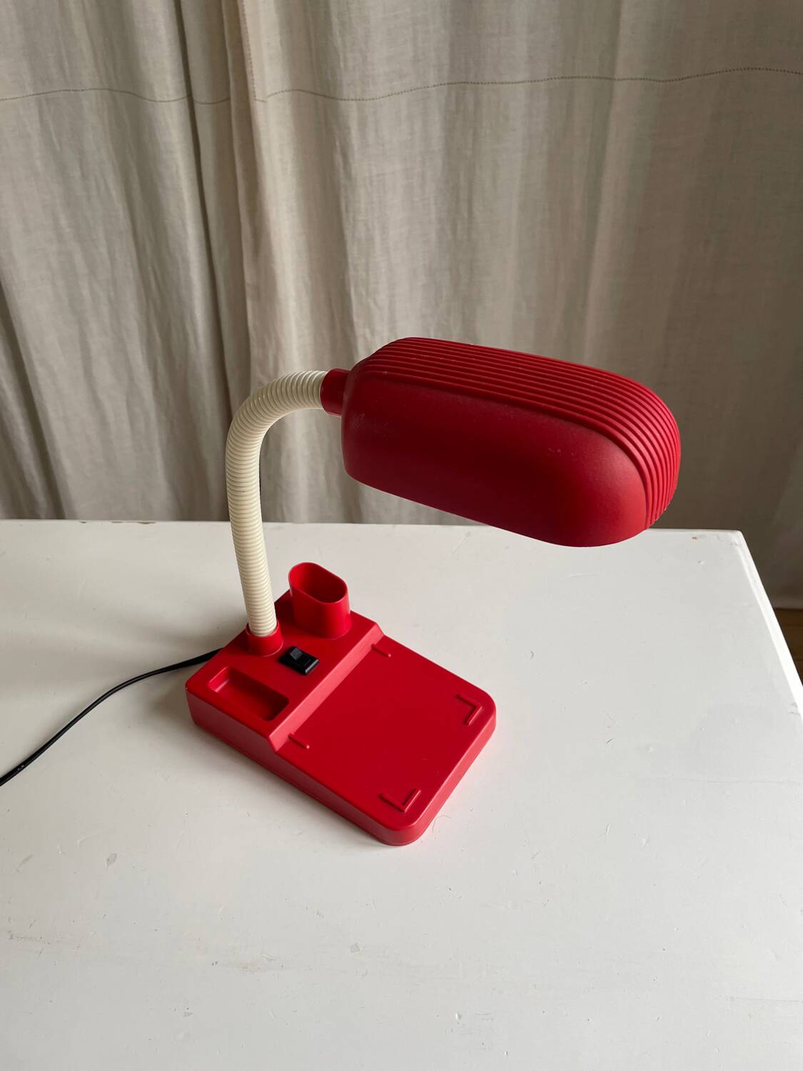 Vintage red articulated desk lamp Italy