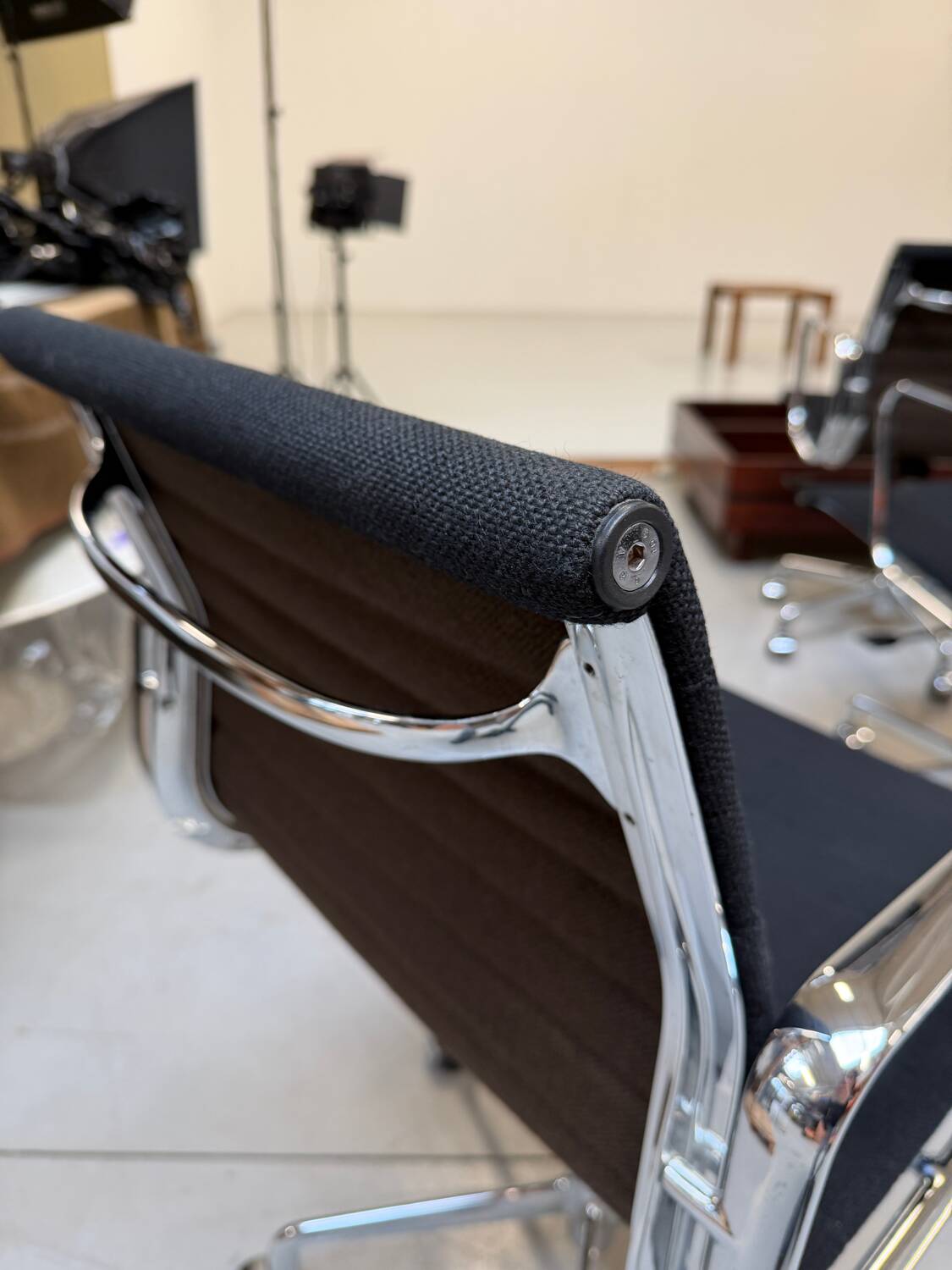 Ensemble de fauteuils " EA 117 " Charles Ray Eames pour ICF USA 1969.