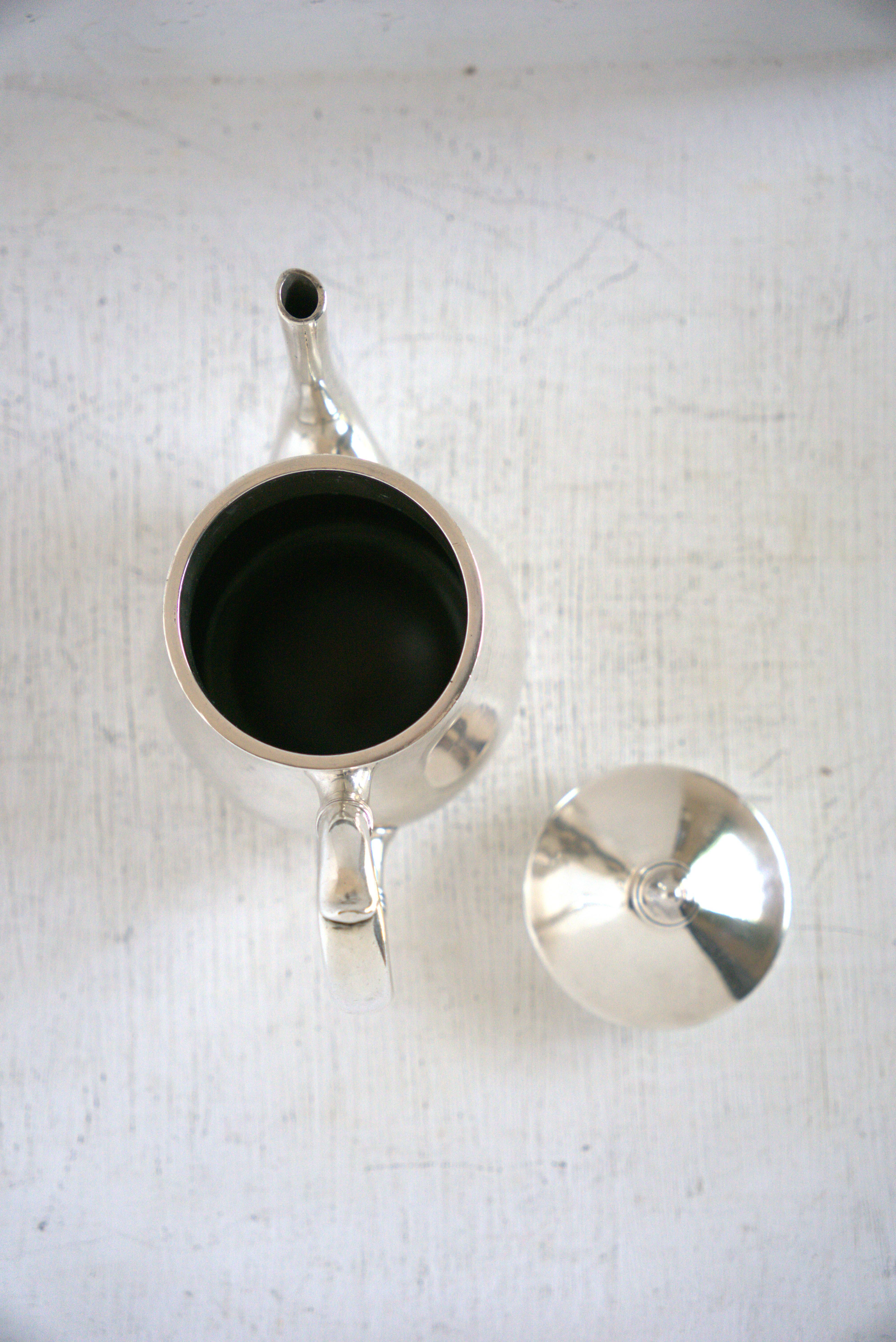 Paire de cafetières plaqué argent