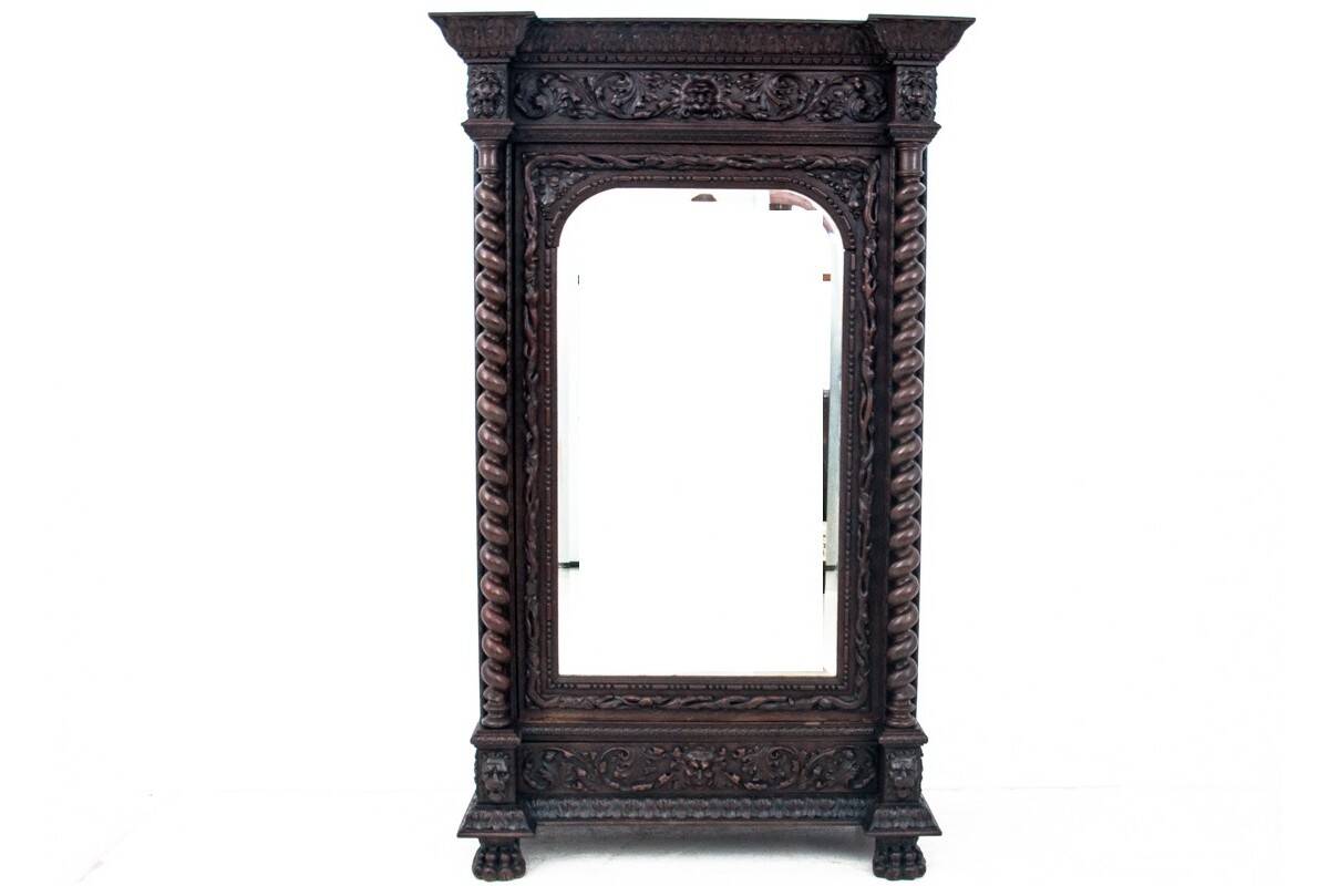 Armoire de chasse, France, vers 1890.