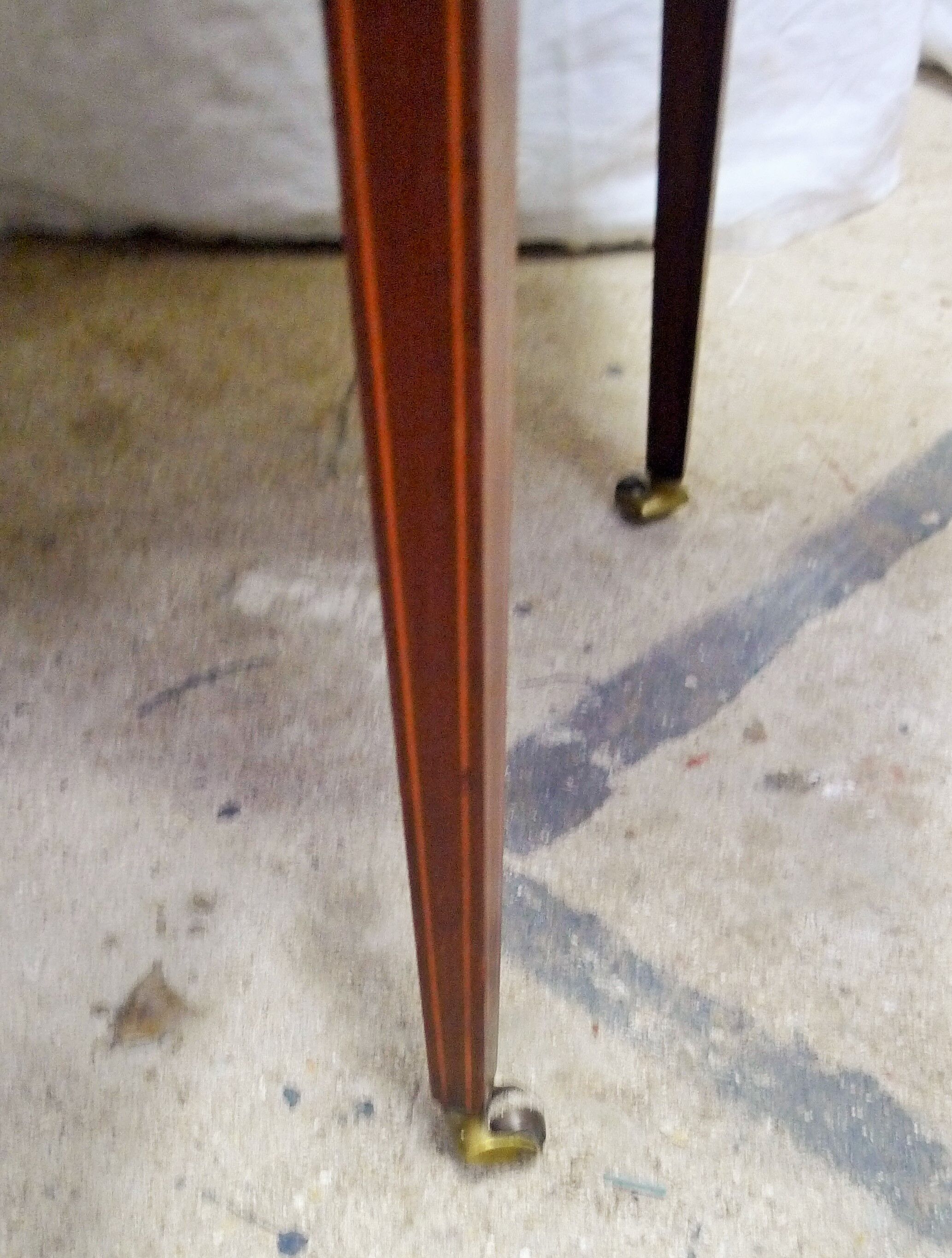 Rolling tea table with its glass tray