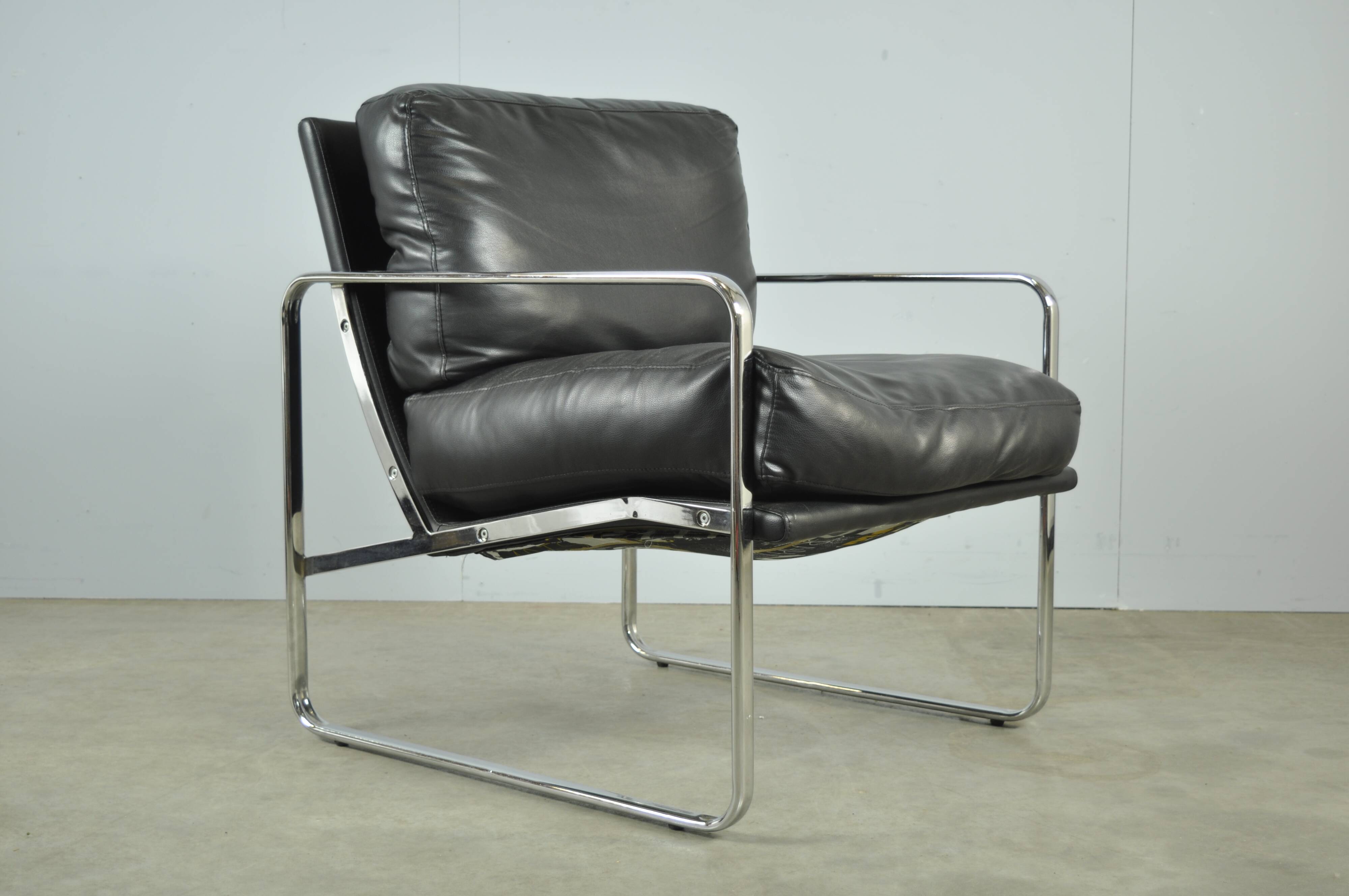 Black leather and metal armchair, 1980s