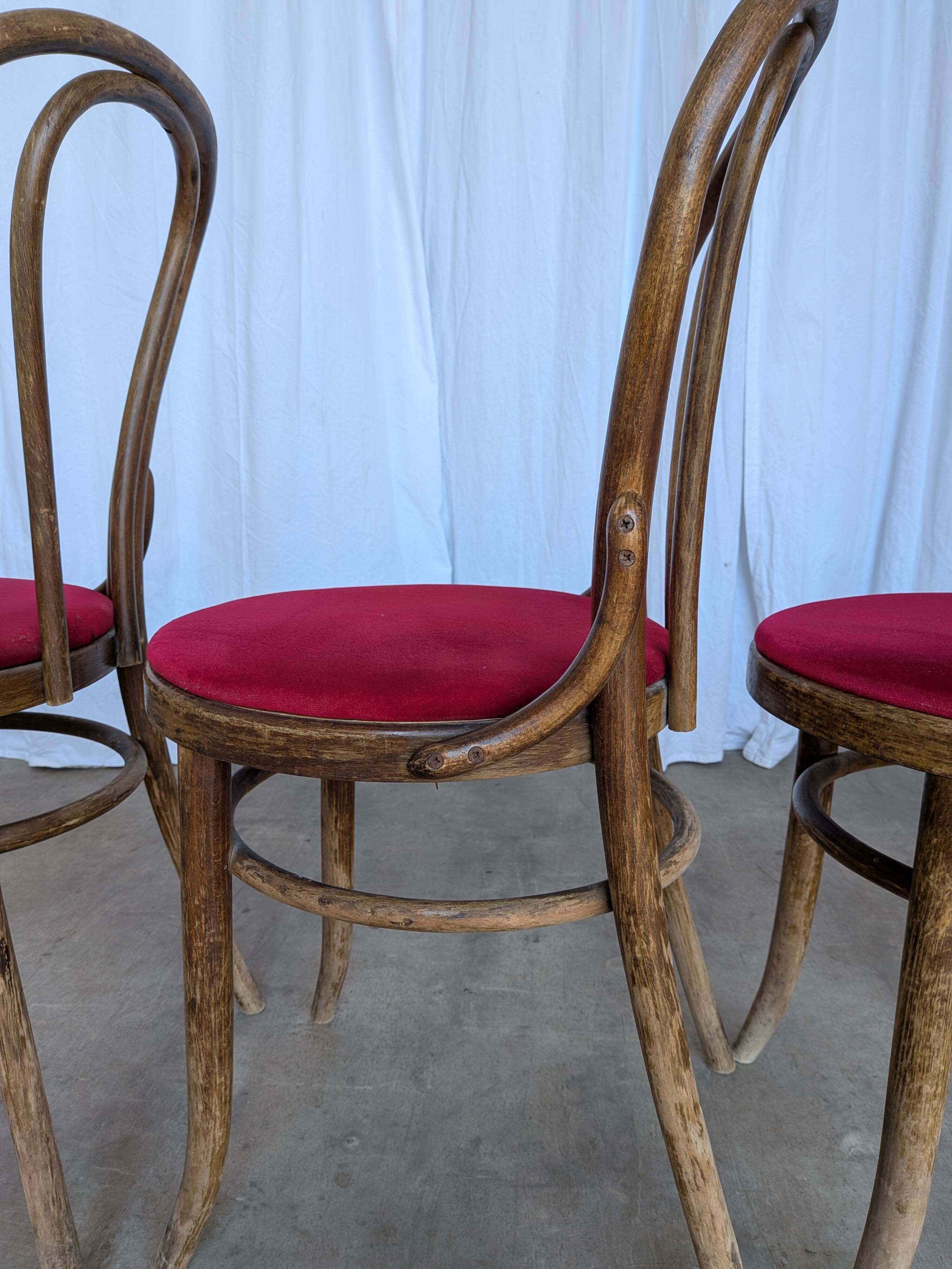 Set of 6 Vintage Bentwood Dining Chairs Set: 1970s , Red Uphols