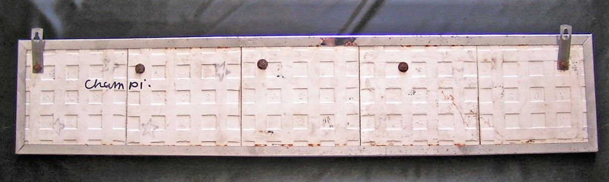 Pottery butcher's utensil shelf in earthenware