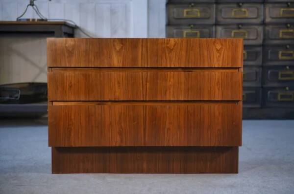 Commode scandinave 3 tiroirs en palissandre 1960’s