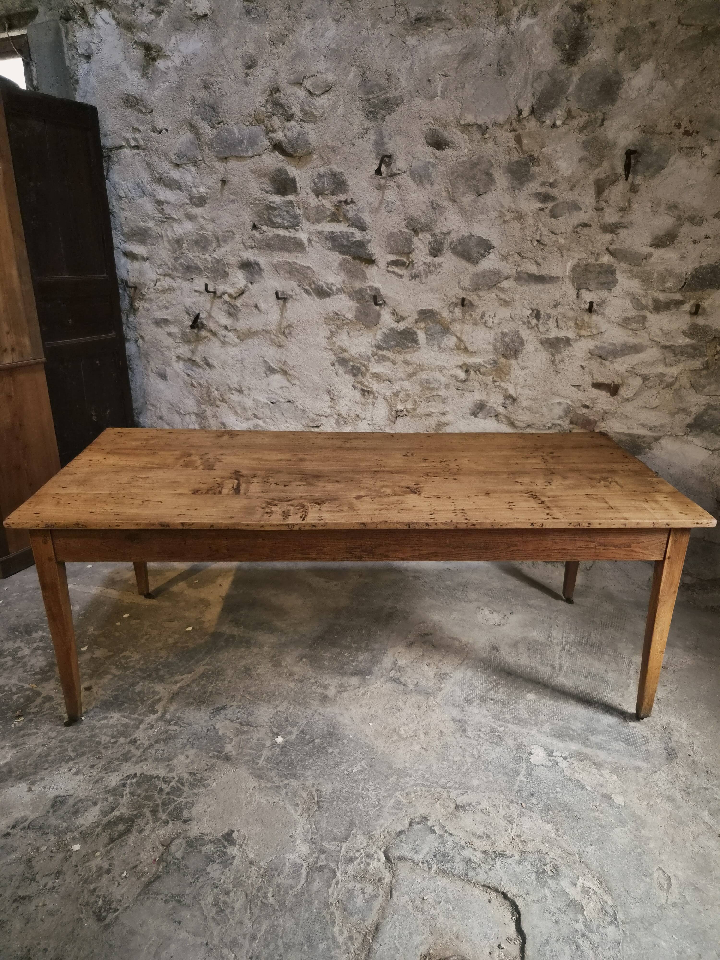 Antique French farmhouse dining table in oak and poplar, 1850–1900