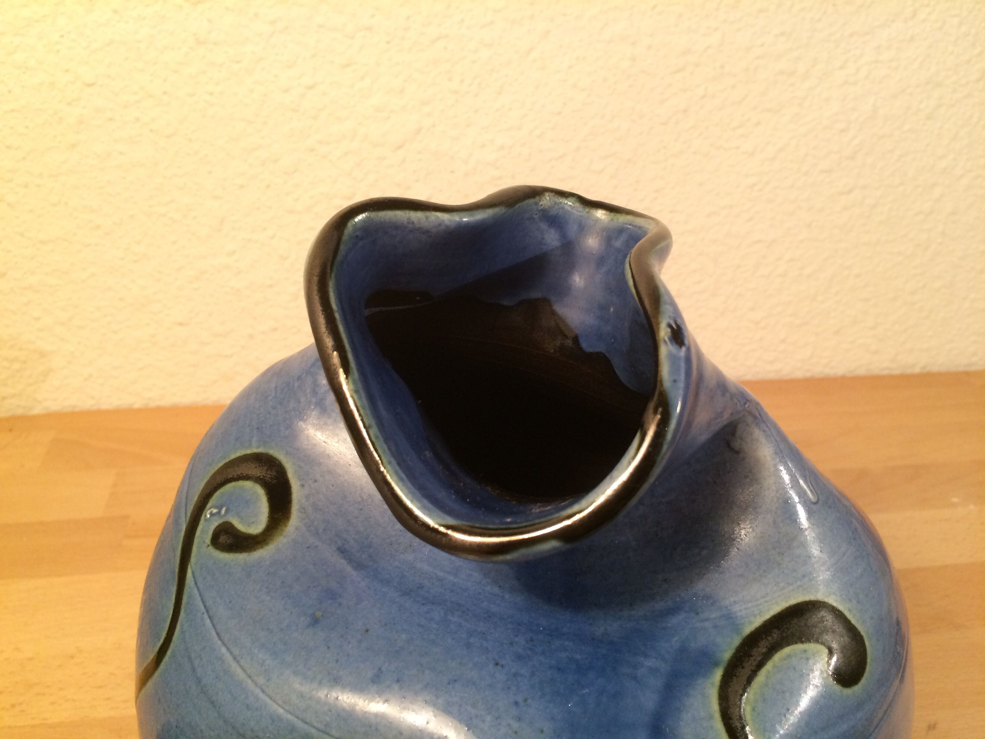 Vase signed Buxo ceramic free form