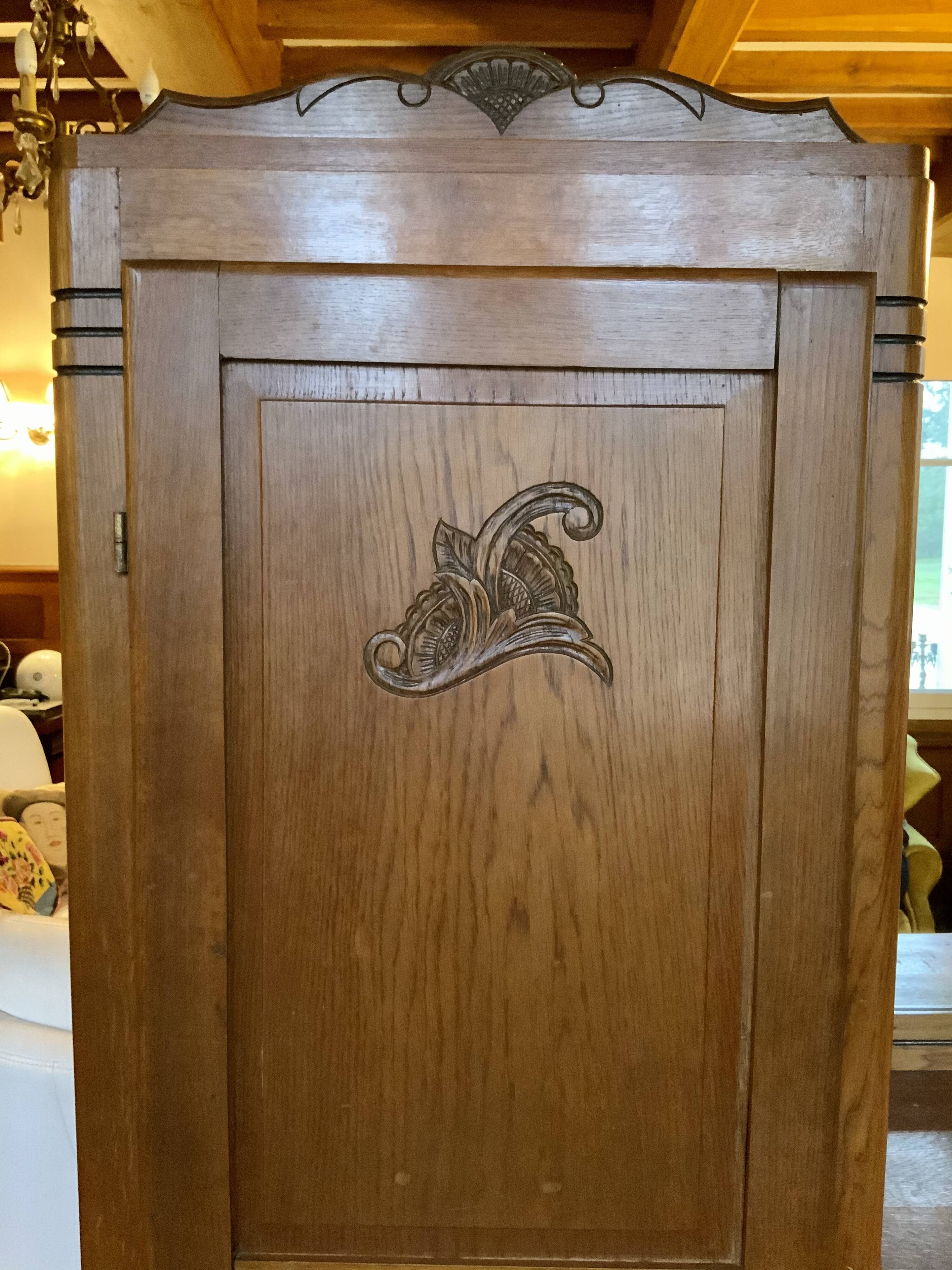 Asymmetrical dresser cabinet