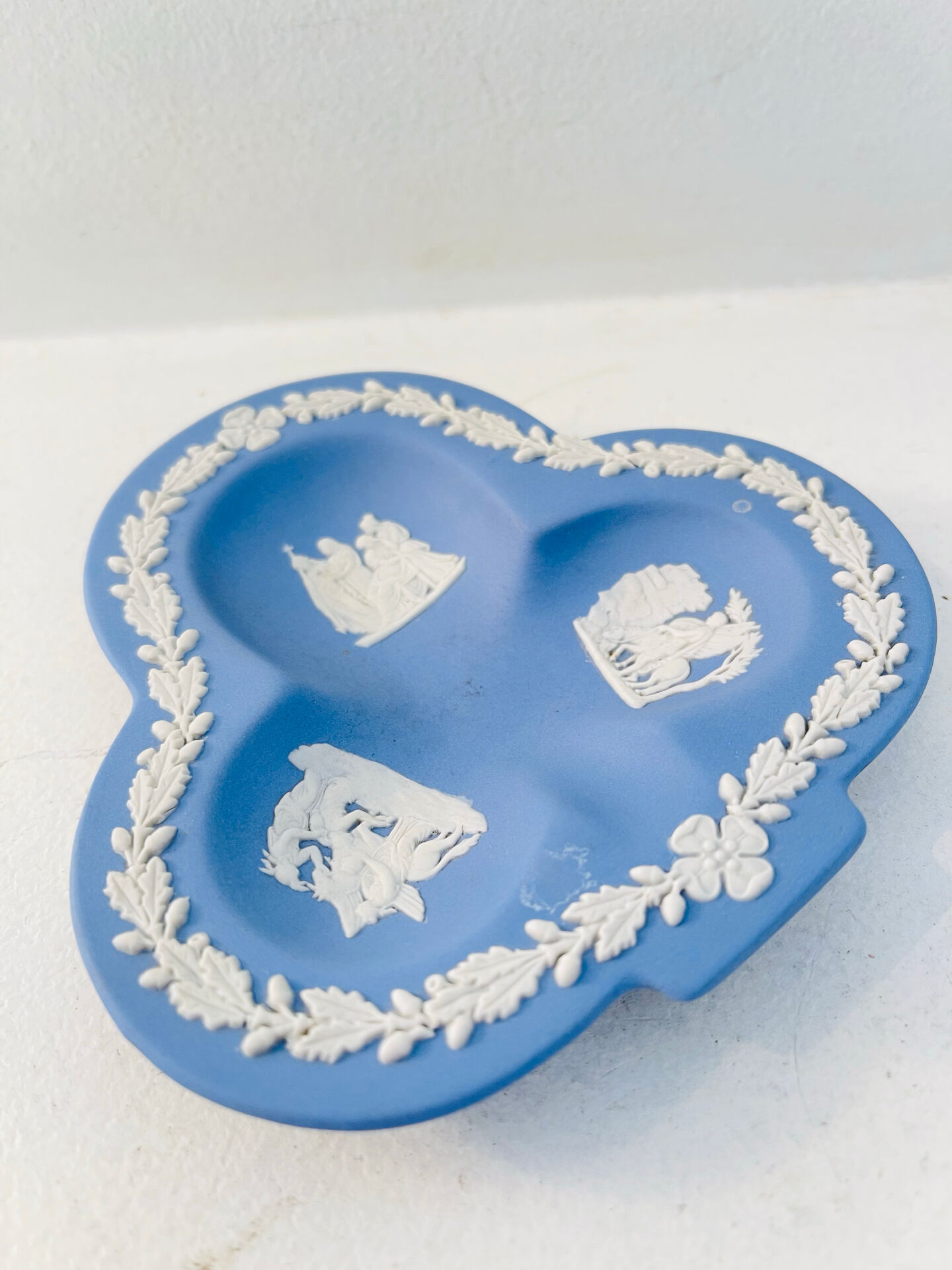 Small Wedgwood blue jasperware trinket dish – England