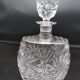 Carafe et  6 verres à cognac en cristal taillé main . Années 60 .