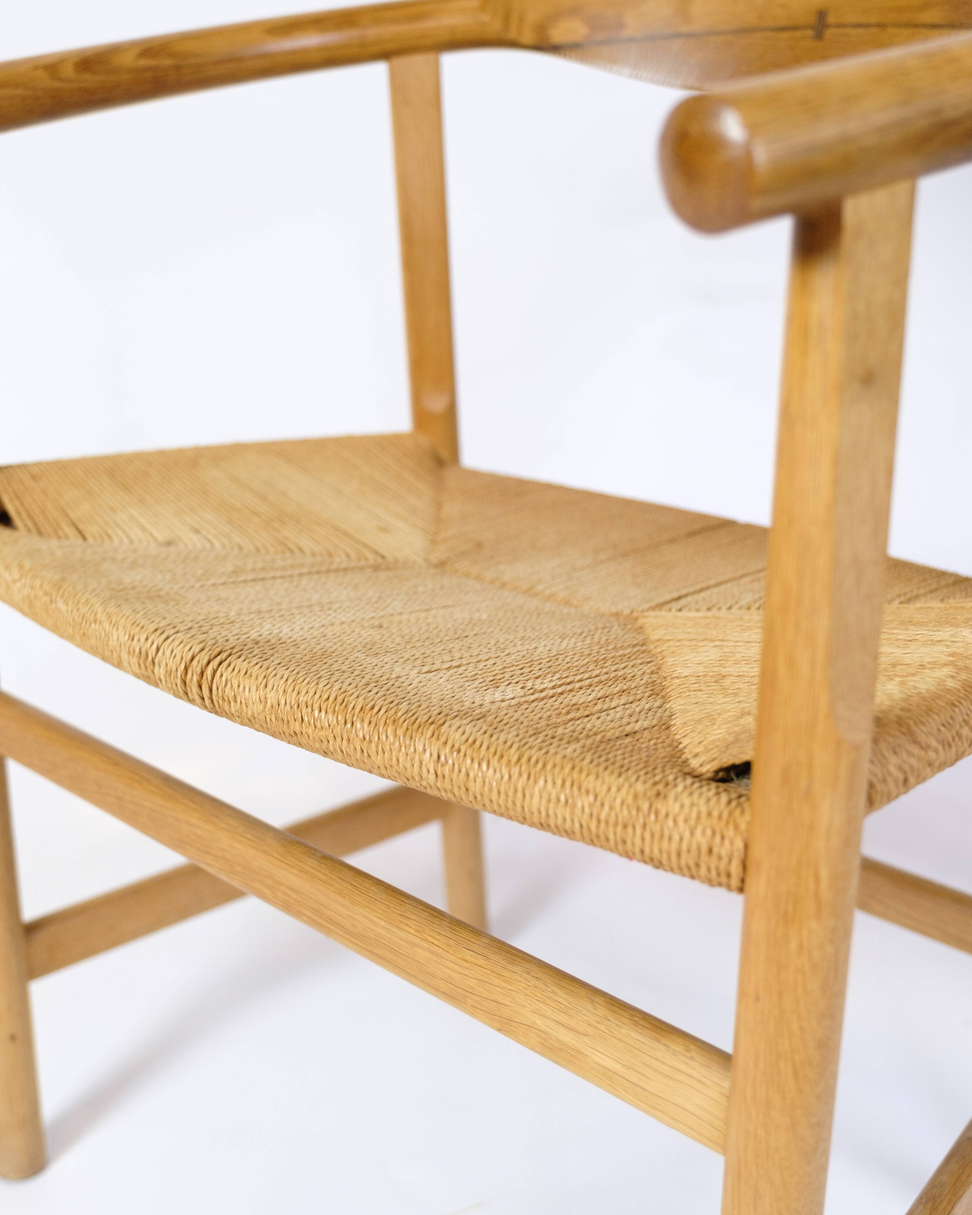 Hans J. Wegner Armchair Model PP201 Made In Oak & Wenge For PP Møbler