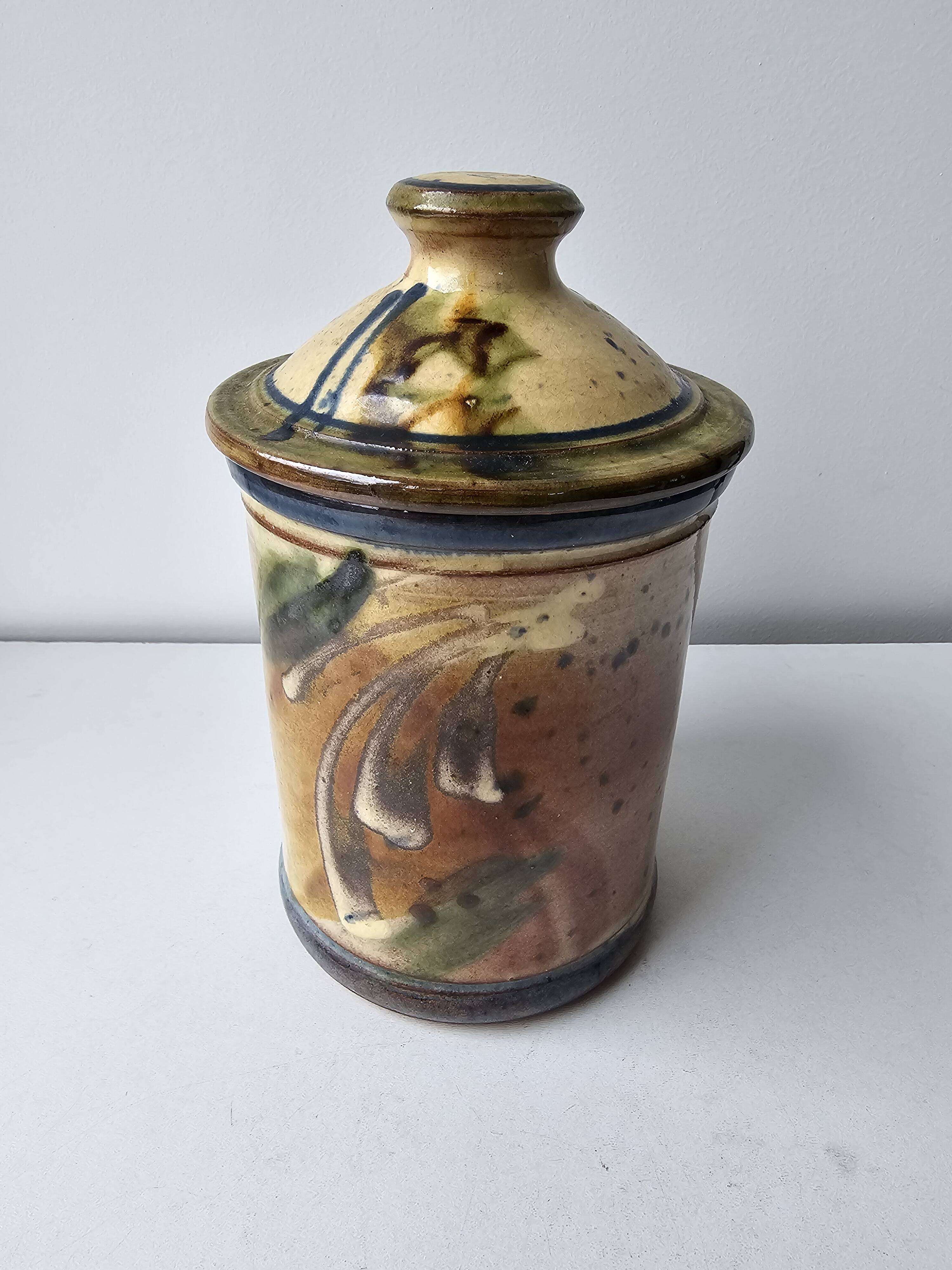 Covered stoneware ceramic pot - Signed Monogram BV (signature to be identified)