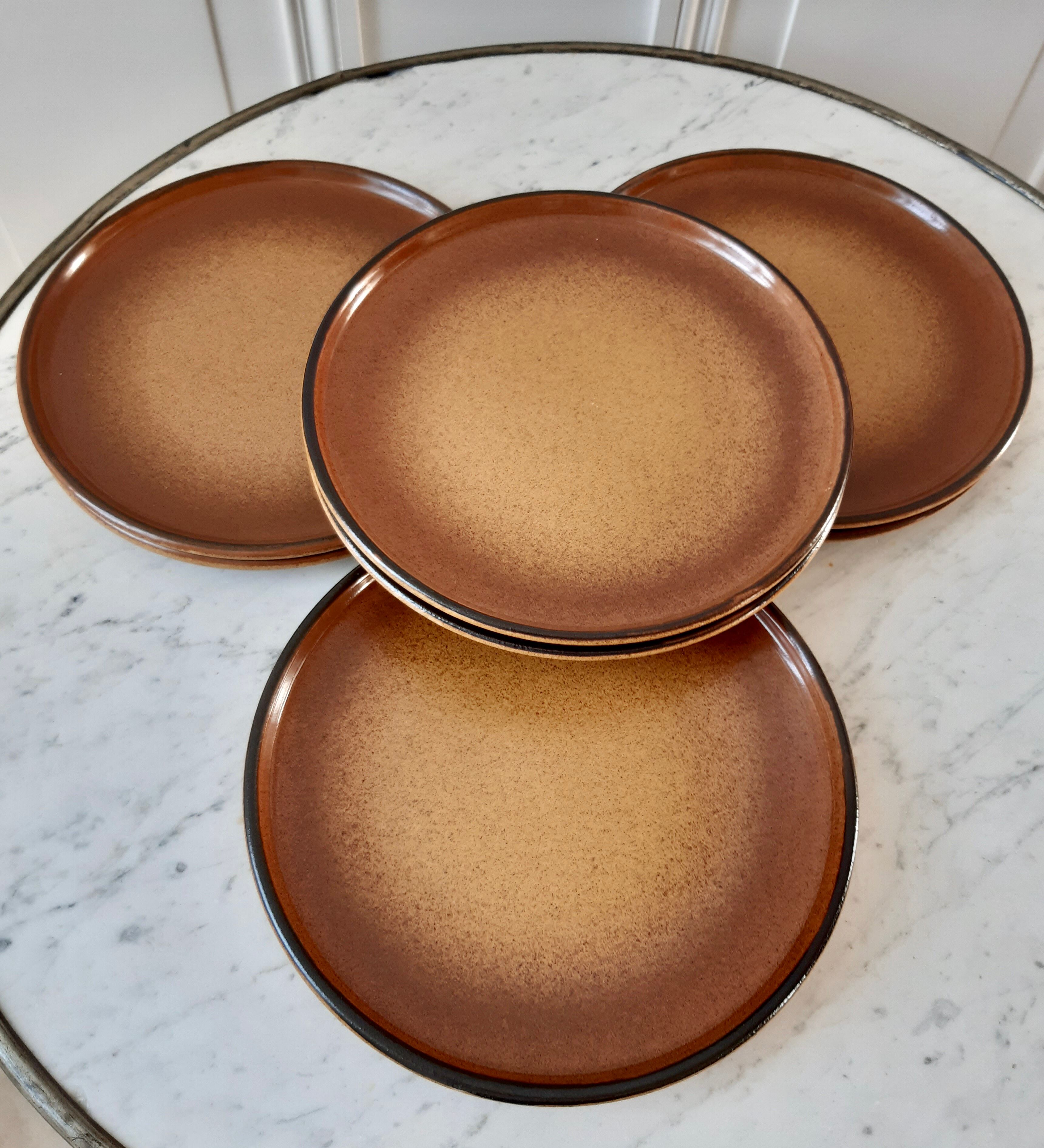 Lot of 8 dessert plates in vintage sandstone