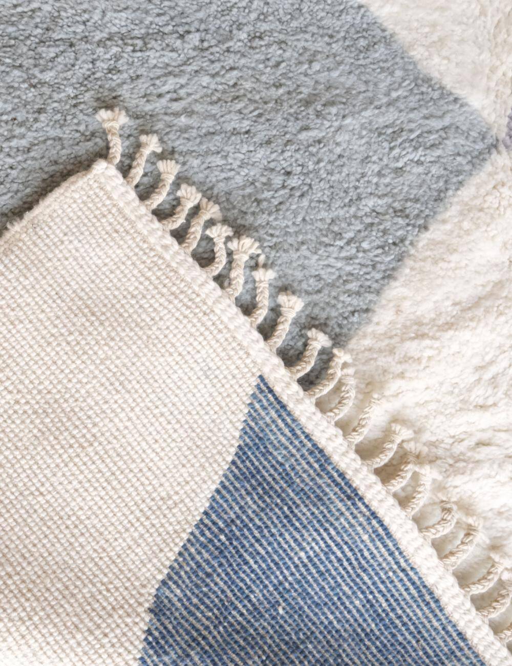 Contemporary Moroccan Rug - 292 x 219 cm