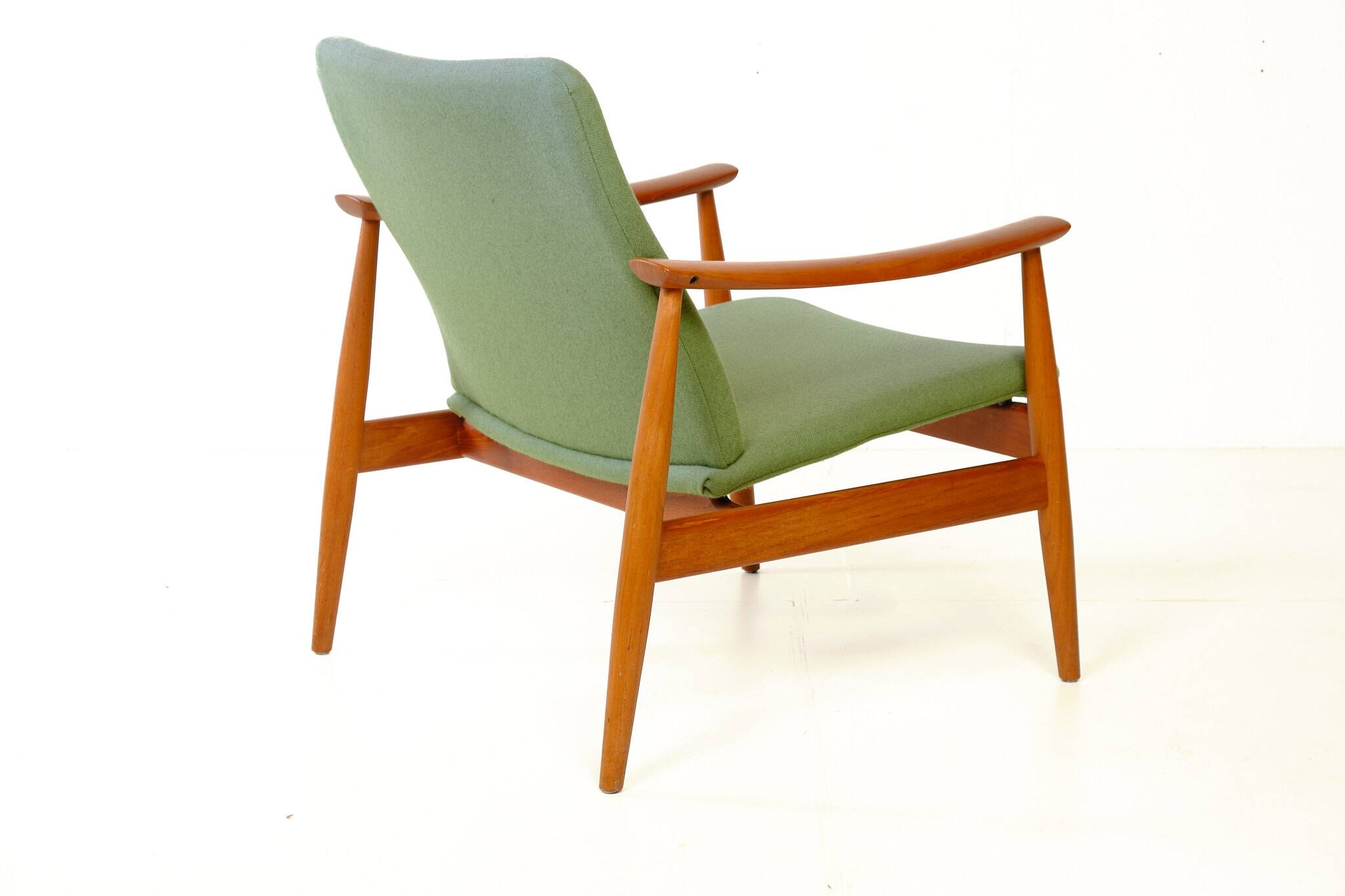 Arne Vodder FD 161 armchair, teak and wool