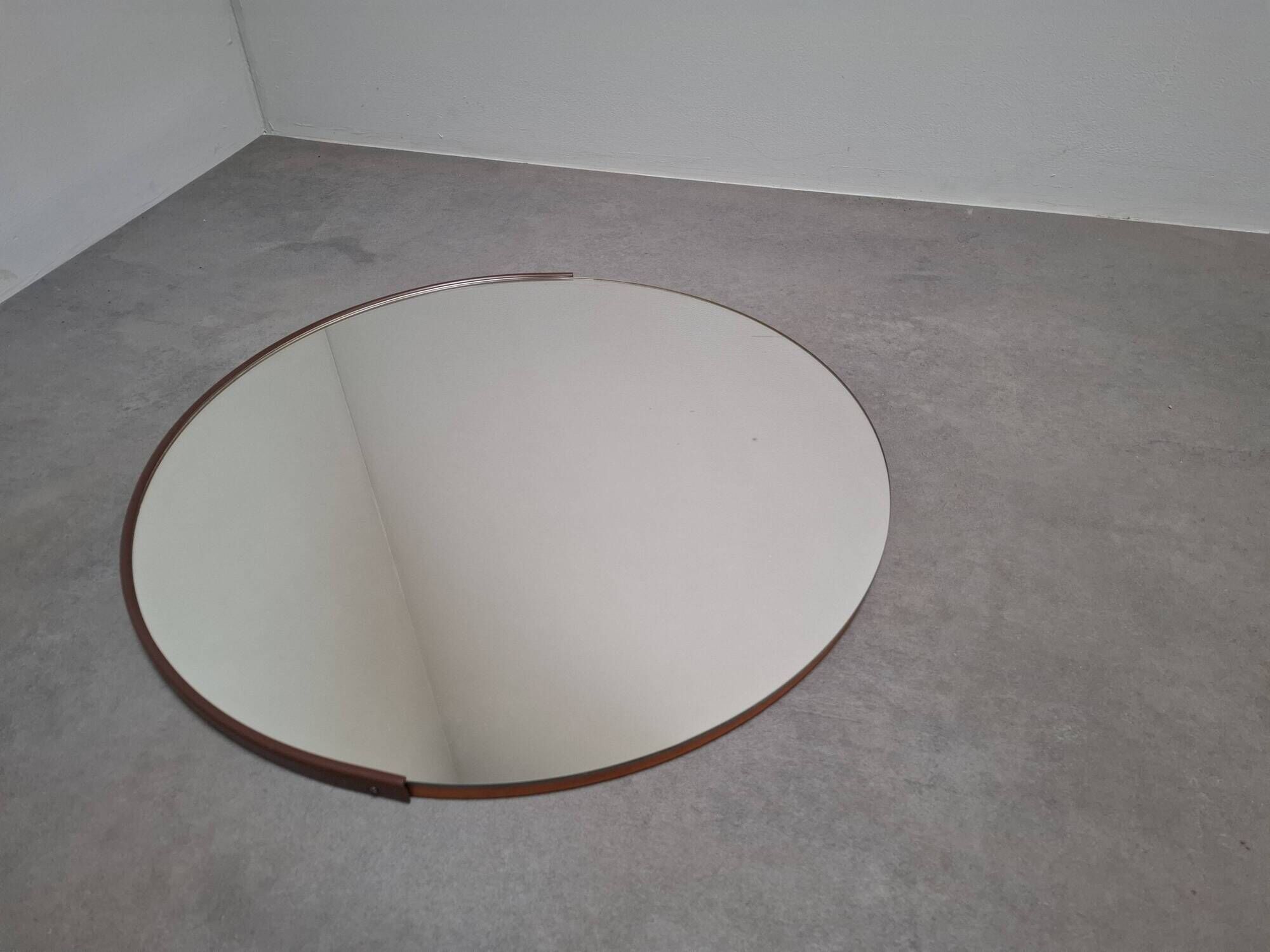 1970s Czechoslovakian Mid-Century Modern Round Wall Mirror