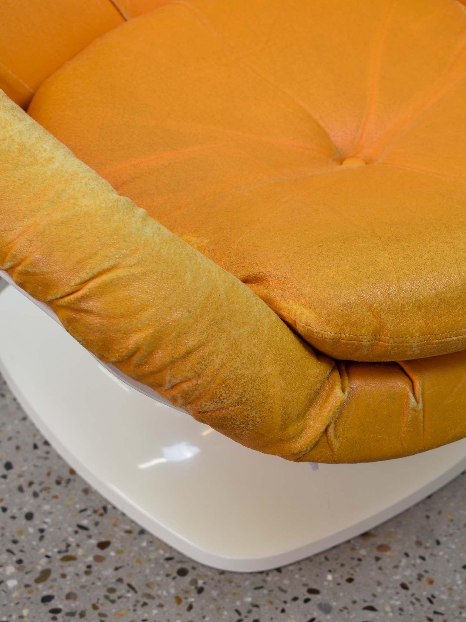 Fauteuil Space Age de Raphaël Raffel