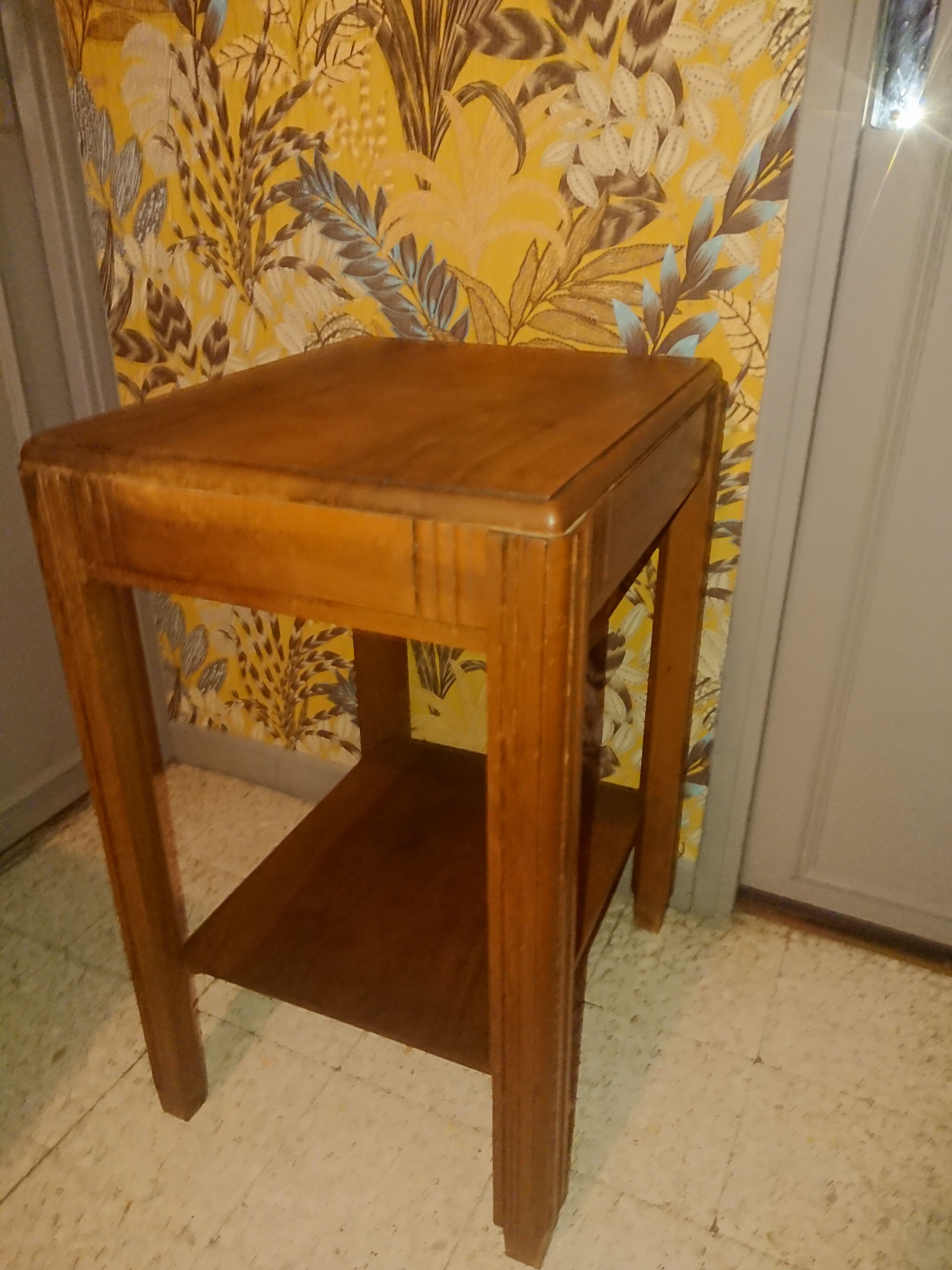Side table Art Deco 1940 in solid wood caramel excellent condition