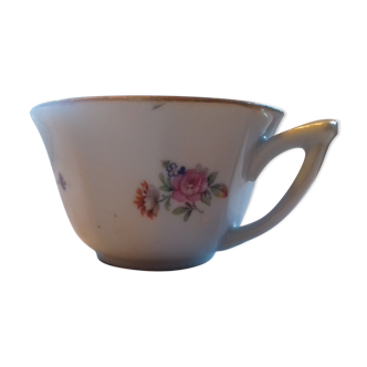 Tasse à café aux 4 motifs de fleur, peinte à la mai, porcelaine de limoges pate et email, années 30