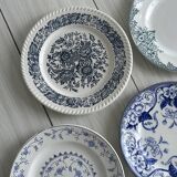 4 assiettes dépareillées anciennes bleues