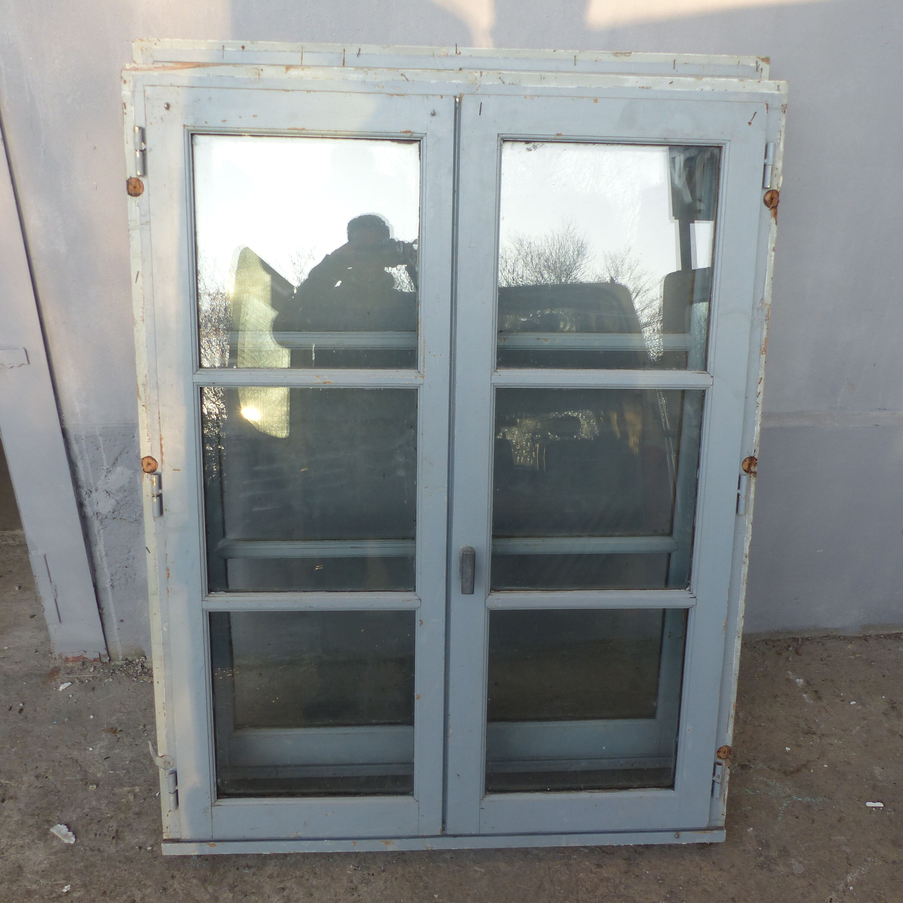 L 106 x H 138 cm old wooden window