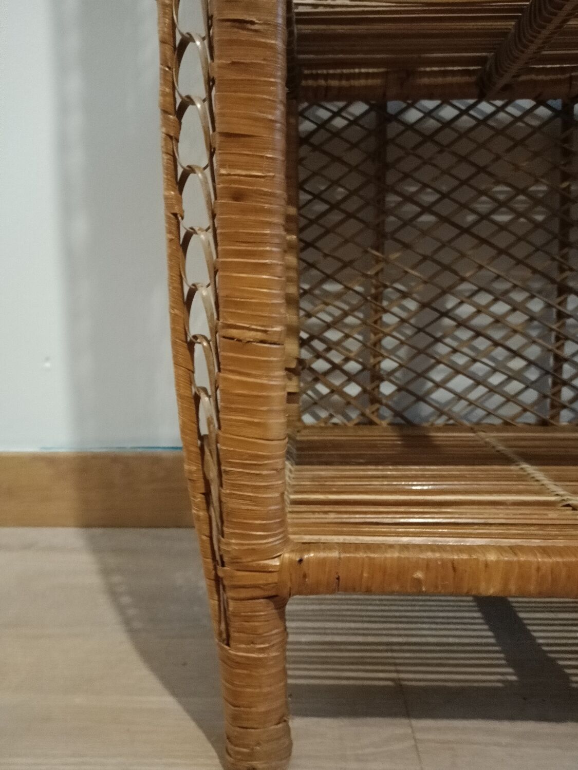 Round rattan shelf