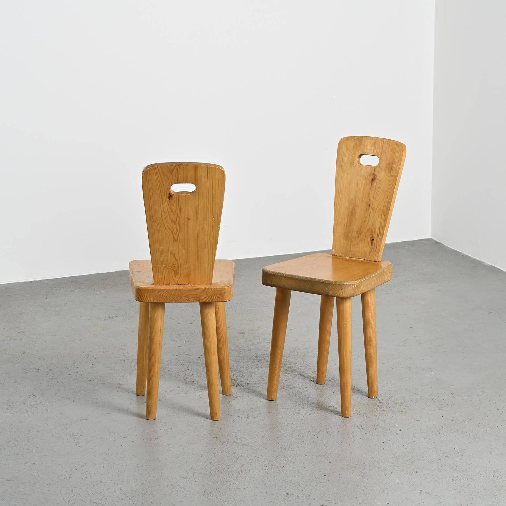 Pair of high-backed chairs by Christian Durupt, Méribel 1960
