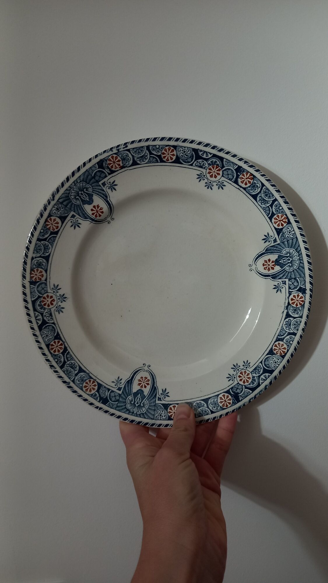 4 assiettes anciennes terre de fer longwy modèle « londres »